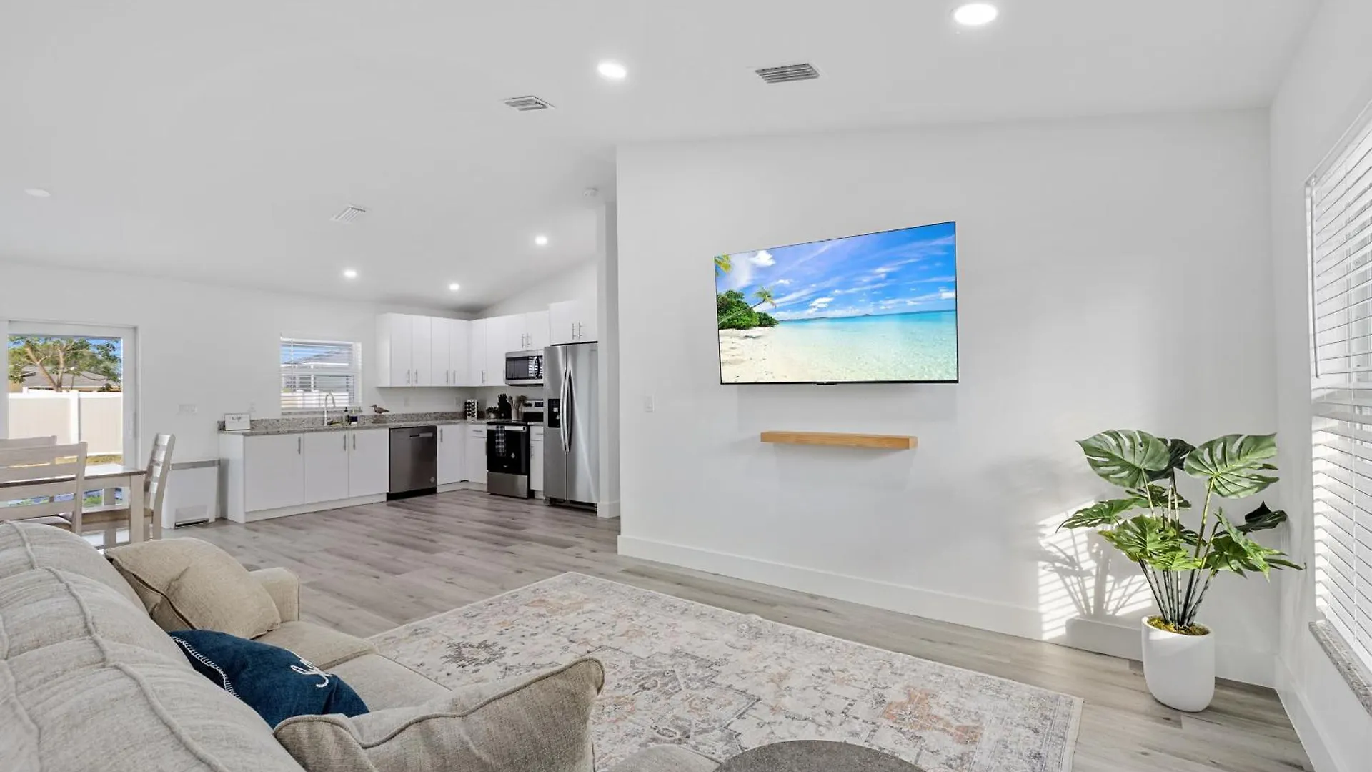 Elegant Newly Built Vacation *