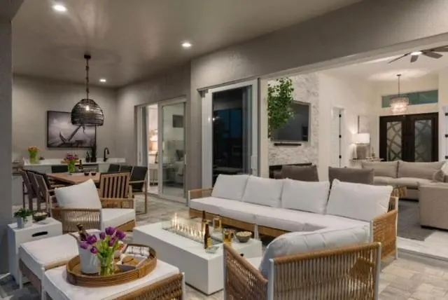 Holiday home Bougee Waterfront With Salt Water Pool, Spa, And Game