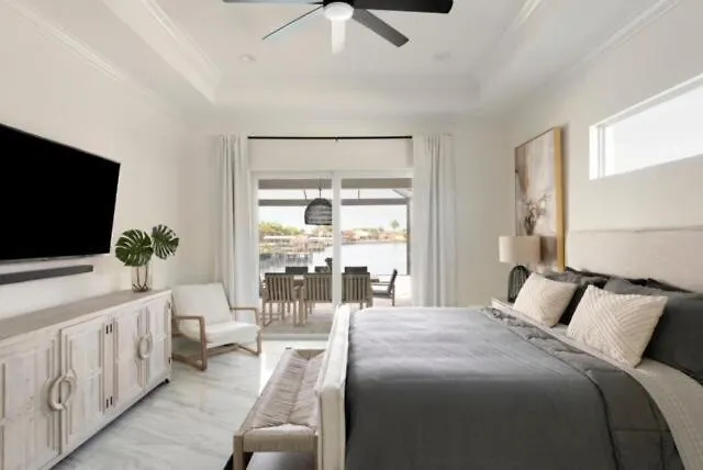 Holiday home Bougee Waterfront With Salt Water Pool, Spa, And Game