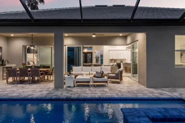 Bougee Waterfront With Salt Water Pool, Spa, And Game *