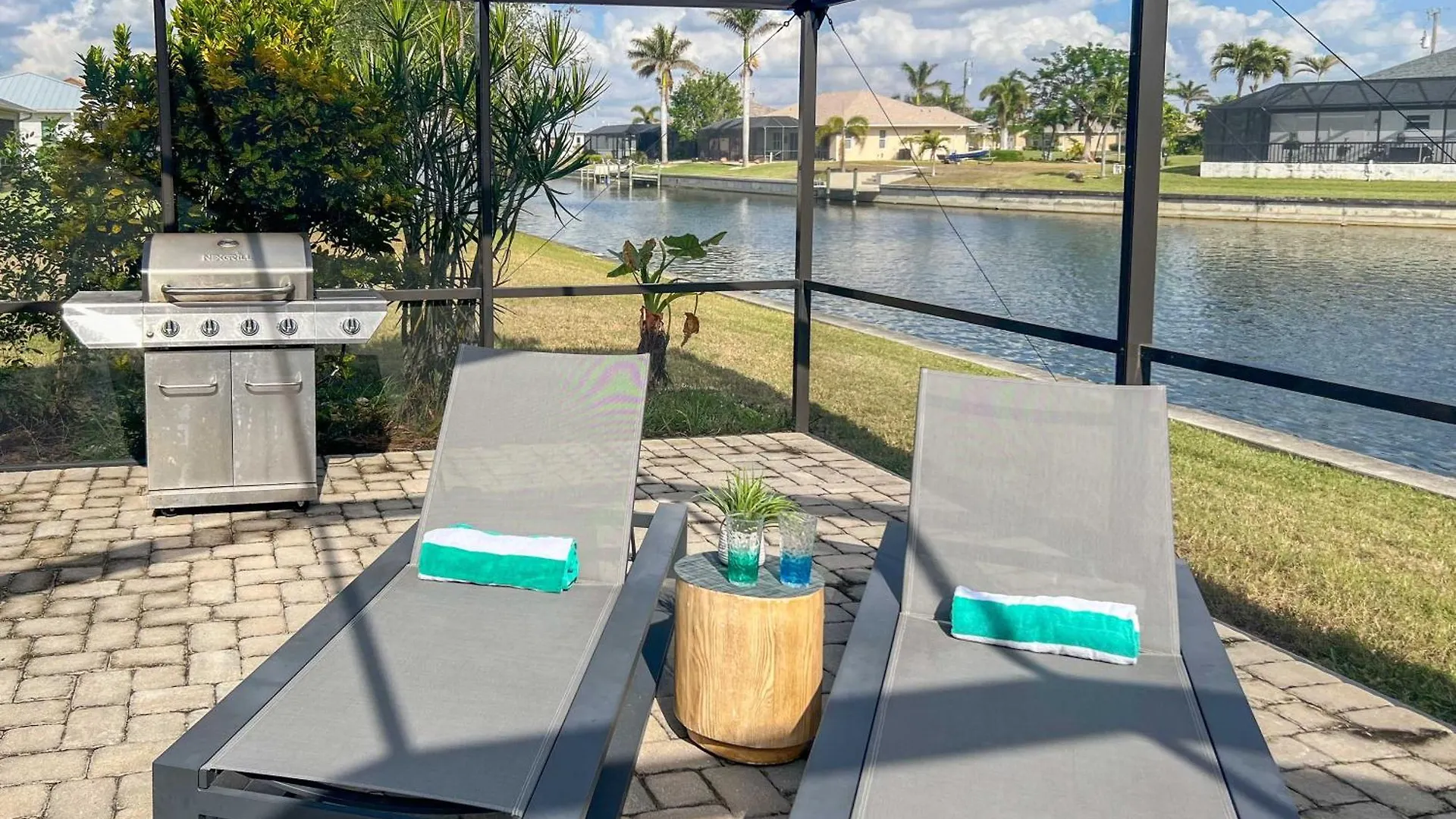 Holiday home Lakefront Oasis With Kayaks And Pool! Cape Coral