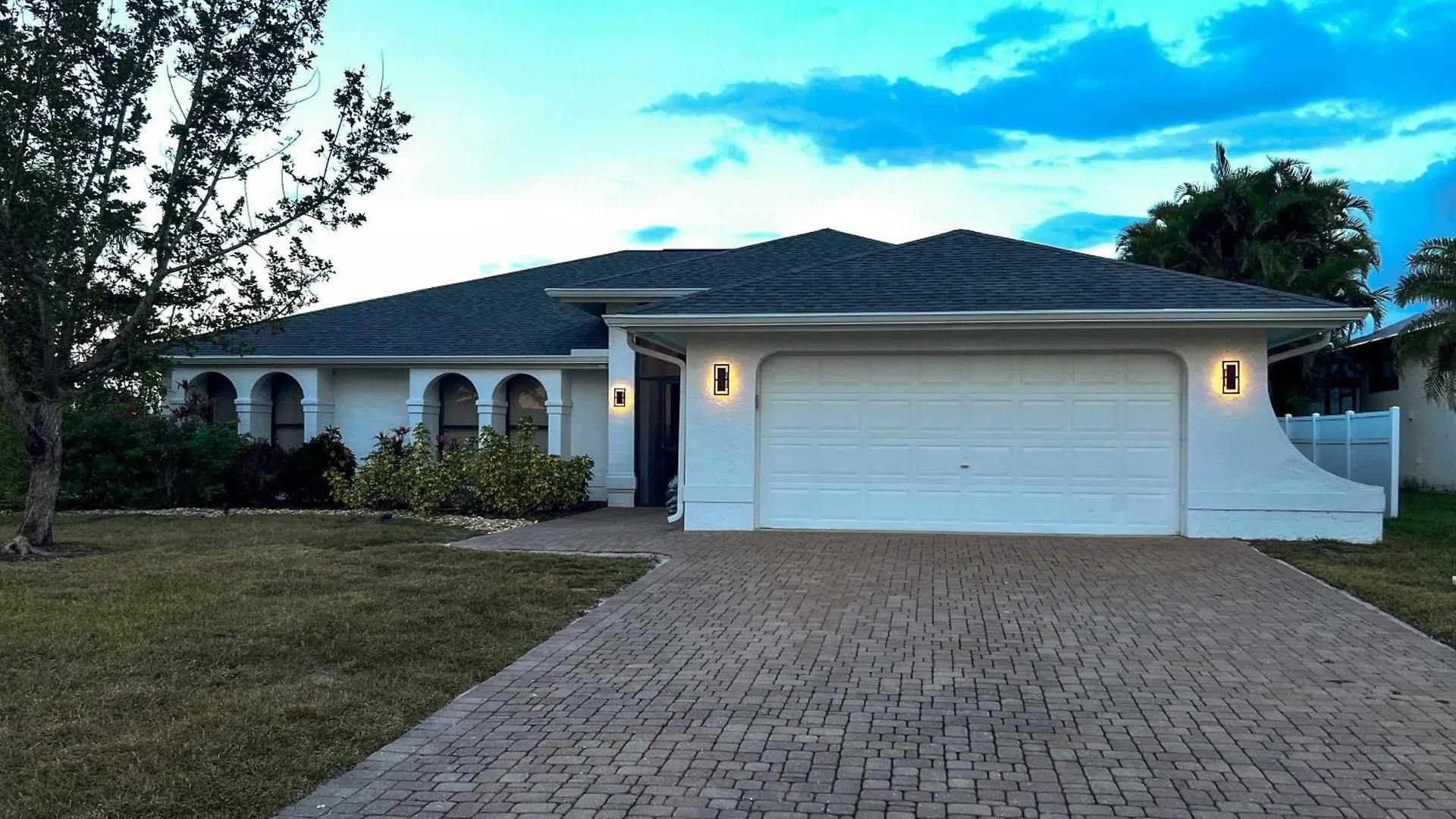 Holiday home Lakefront Oasis With Kayaks And Pool!