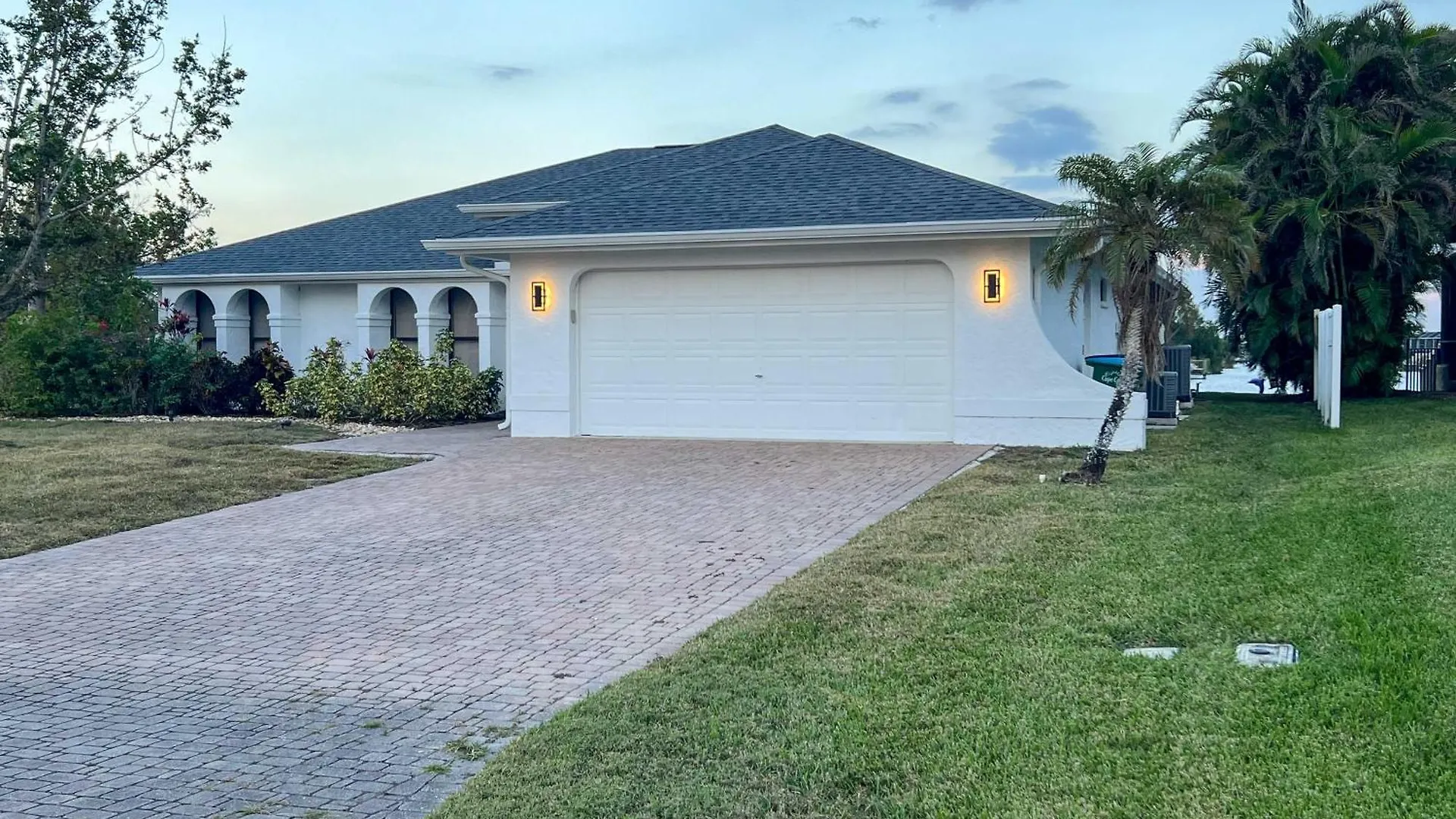 Lakefront Oasis With Kayaks And Pool! Cape Coral