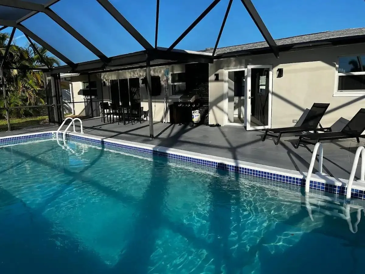 Holiday home Adventure Awaits! Heated Pool And Pet-friendly - Casa Coronado - Roelens Cape Coral