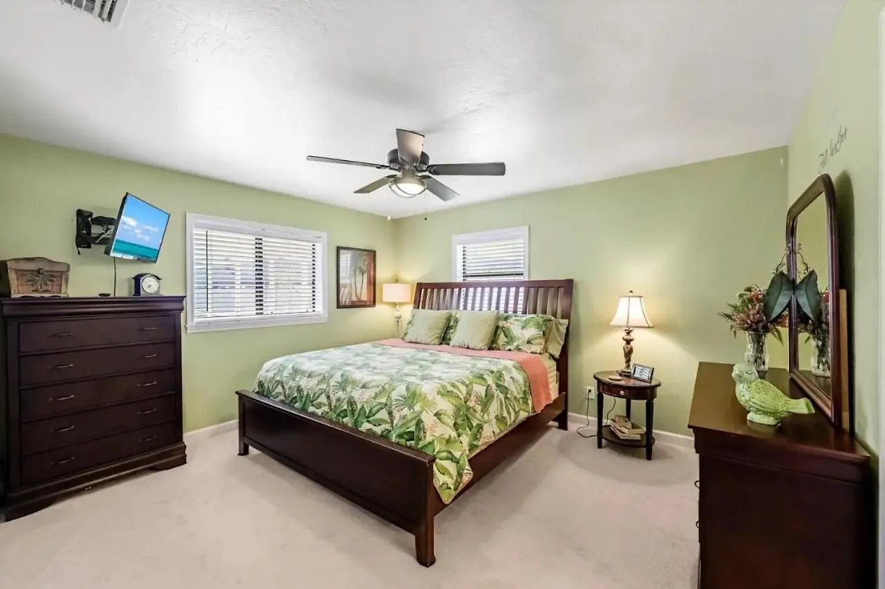 Adventure Awaits, Heated Pool & Hot Tub - Cowboy - Roelens Cape Coral