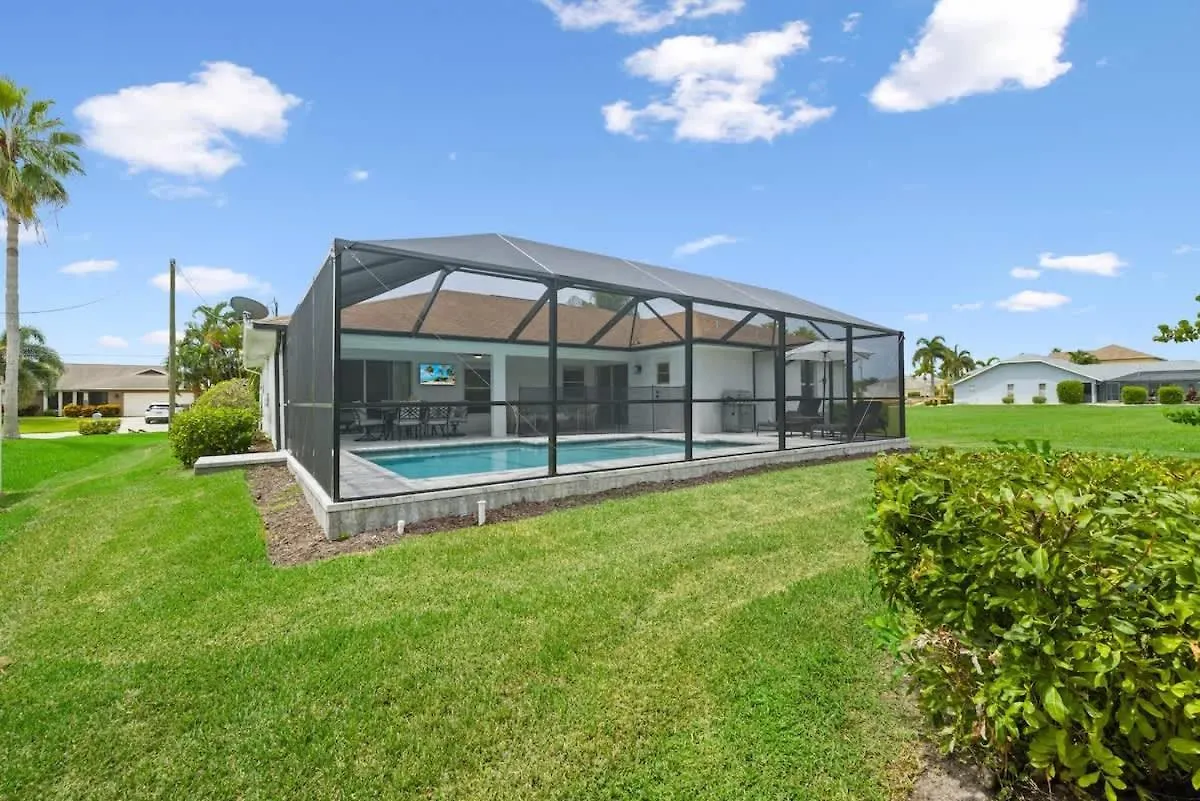 With Huge Heated Pool & Lanai Holiday home *