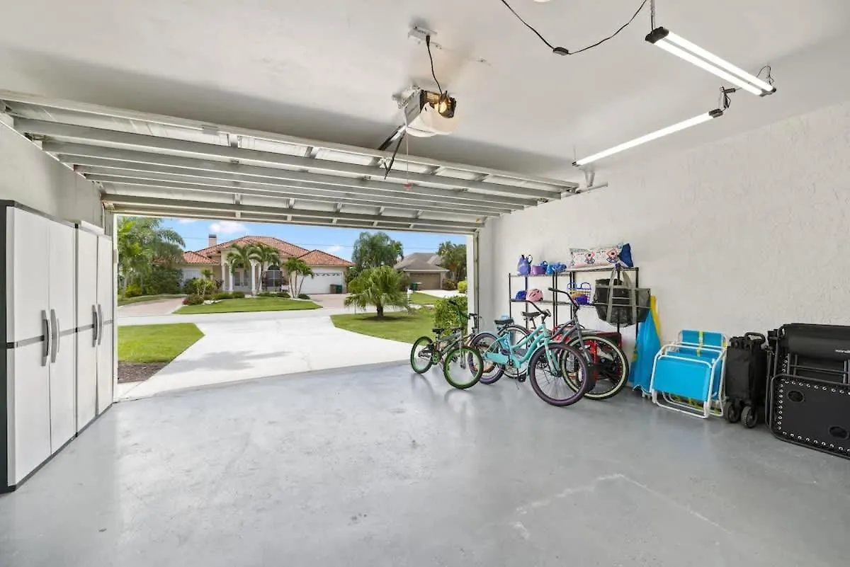 With Huge Heated Pool & Lanai * Cape Coral