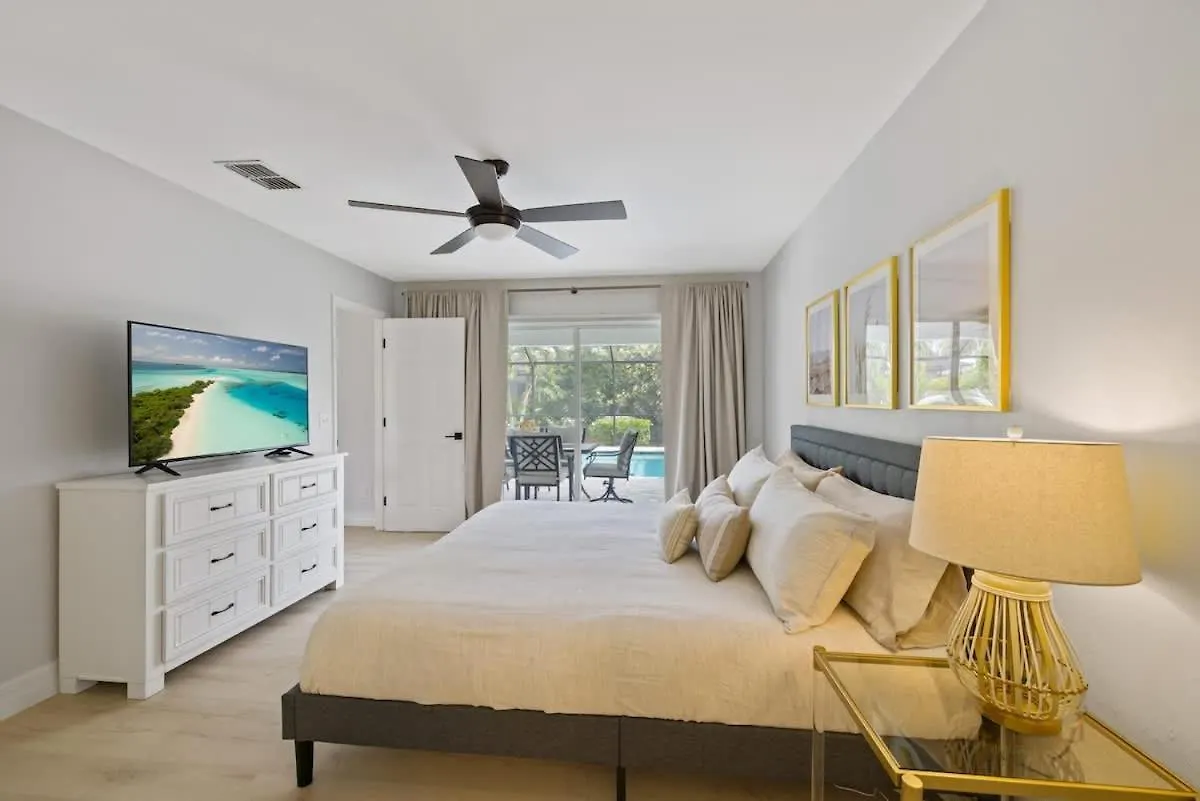 With Huge Heated Pool & Lanai * Cape Coral