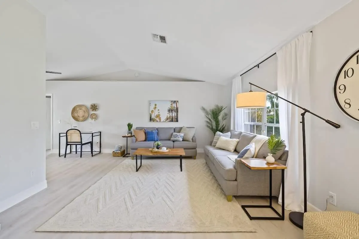 With Huge Heated Pool & Lanai *