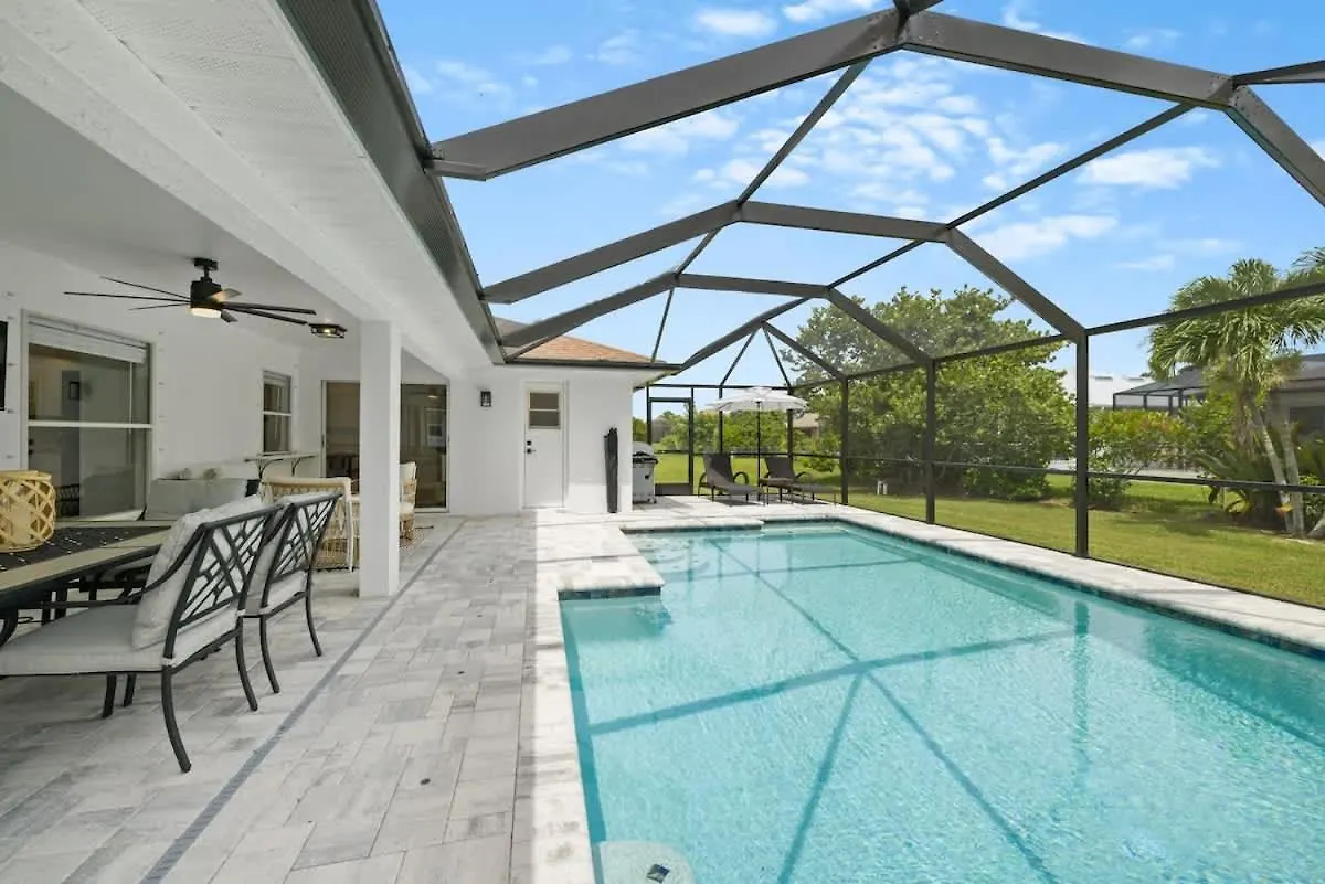 With Huge Heated Pool & Lanai *