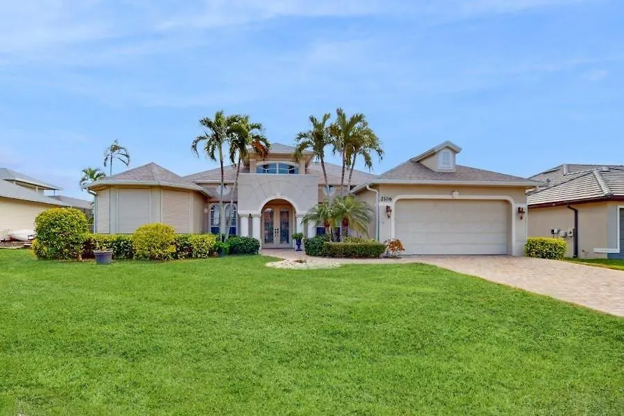 Cape Casa Royale With A Pool