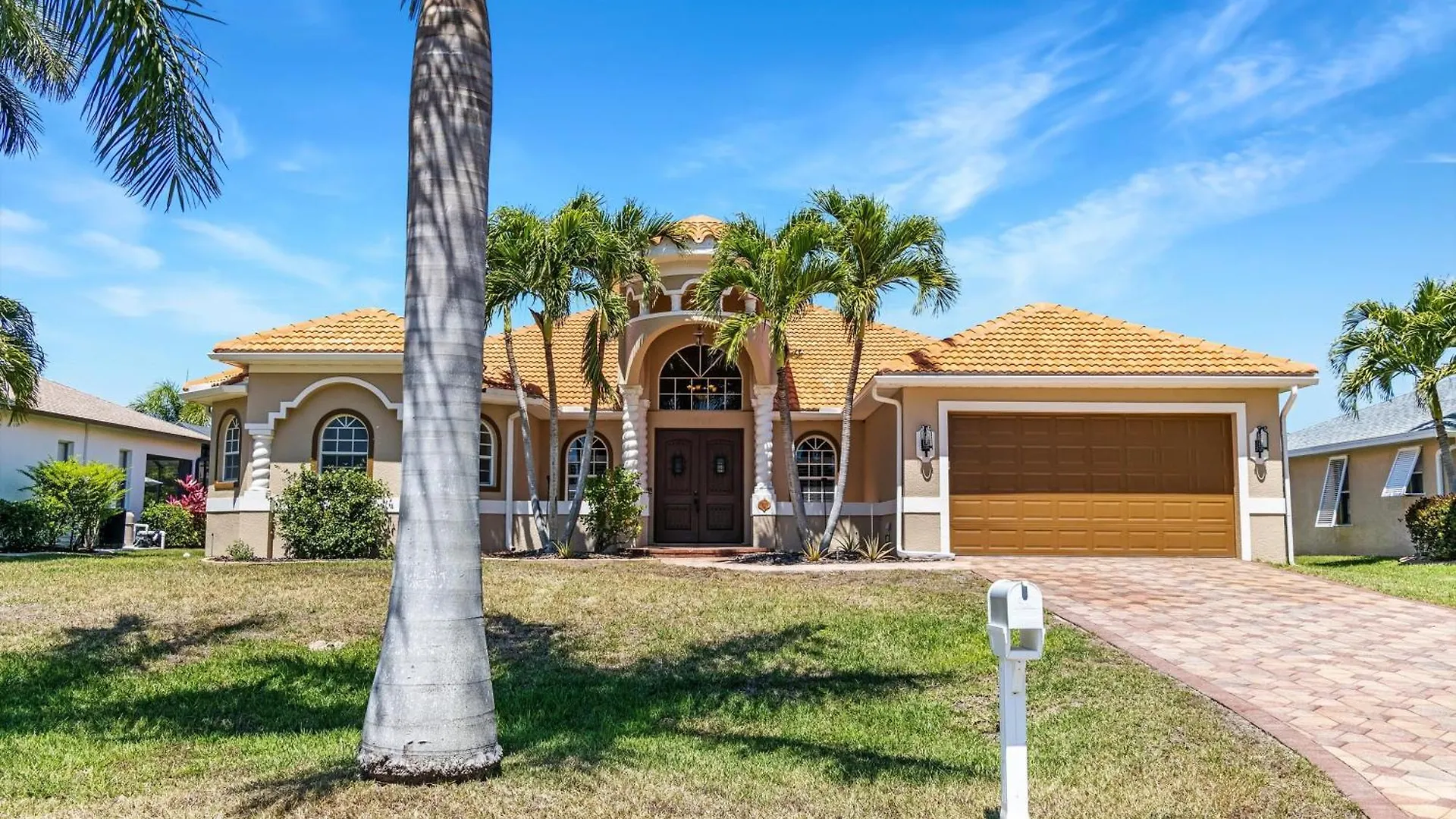 Villa Fully-fenced Electric-heated Oversized Pool With Lots Of Privacy - Cape Coral