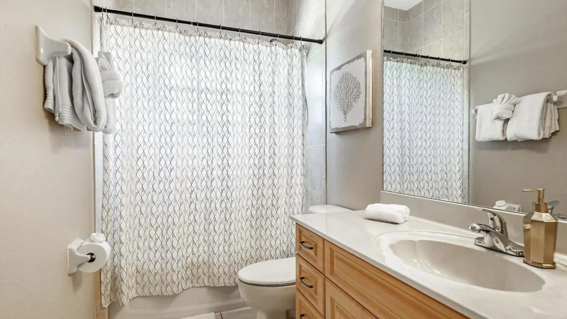 Fully-fenced Electric-heated Oversized Pool With Lots Of Privacy - *