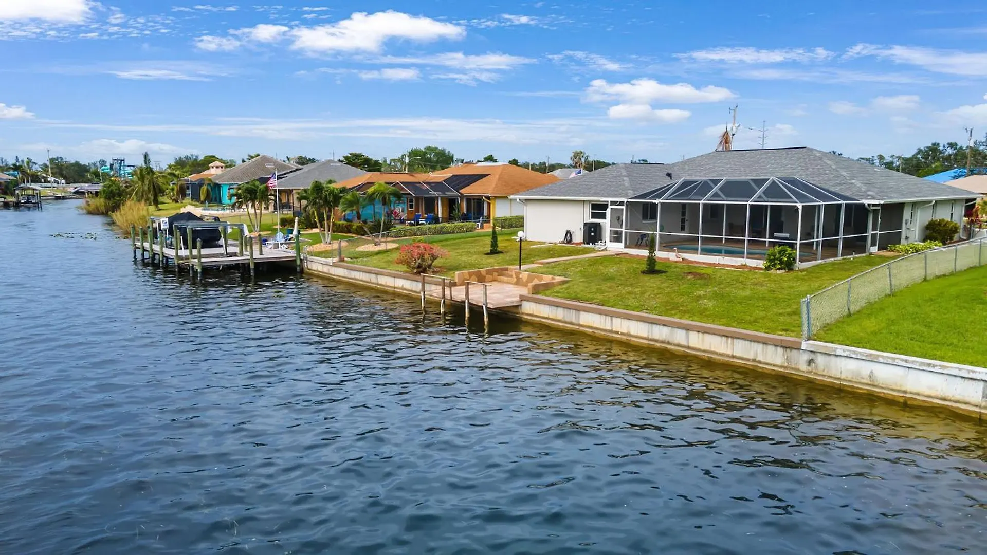 Remodeled Electric-heated Pool With Bicycles - Perfect For Families! - Amara Cape Coral