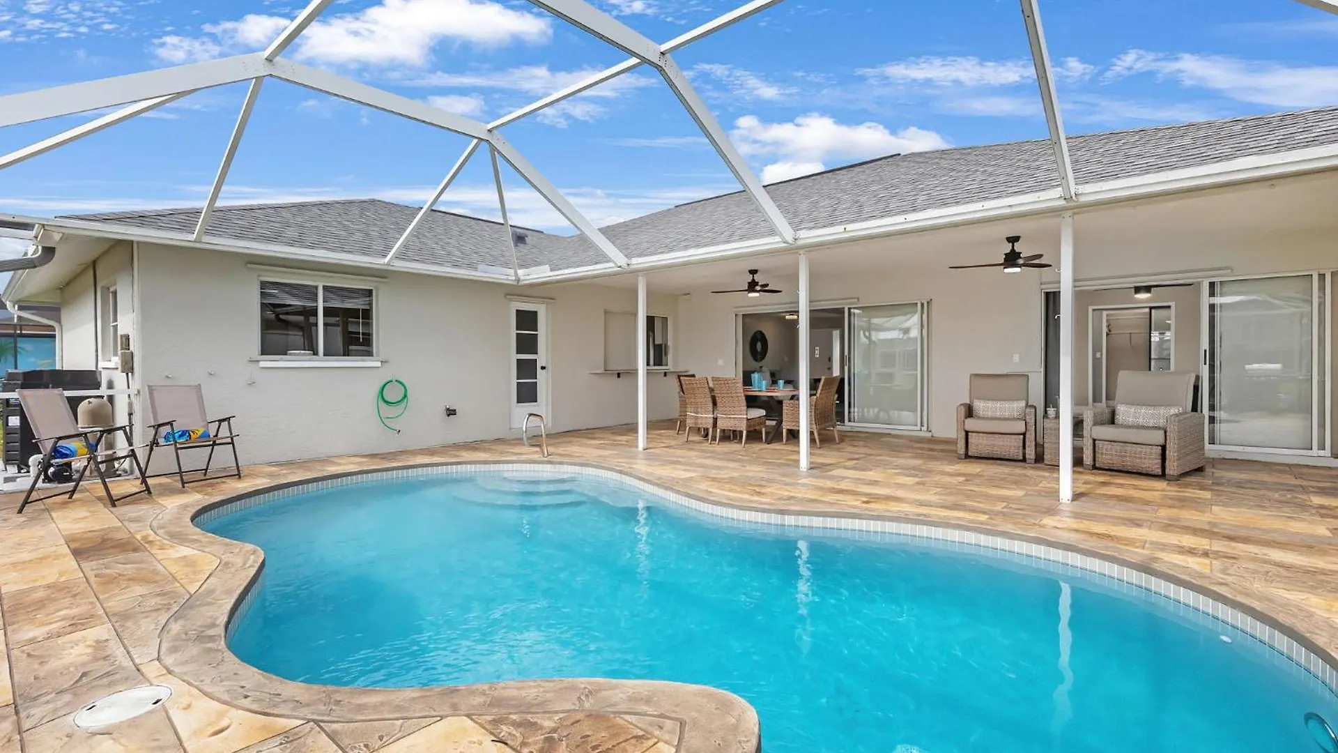 Villa Remodeled Electric-heated Pool With Bicycles - Perfect For Families! - Amara Cape Coral