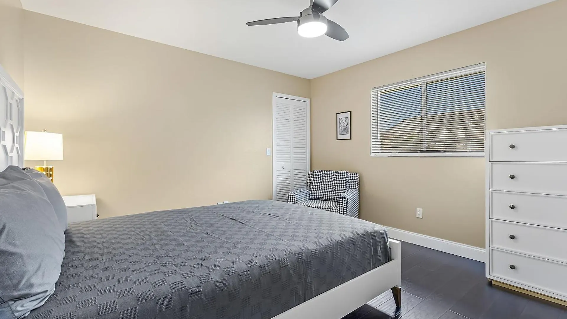 Remodeled Electric-heated Pool With Bicycles - Perfect For Families! - Amara Cape Coral