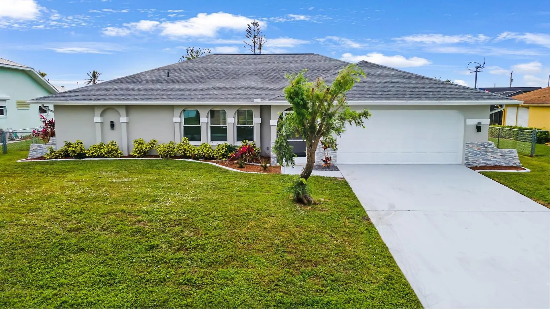Remodeled Electric-heated Pool With Bicycles - Perfect For Families! - Amara Villa Cape Coral