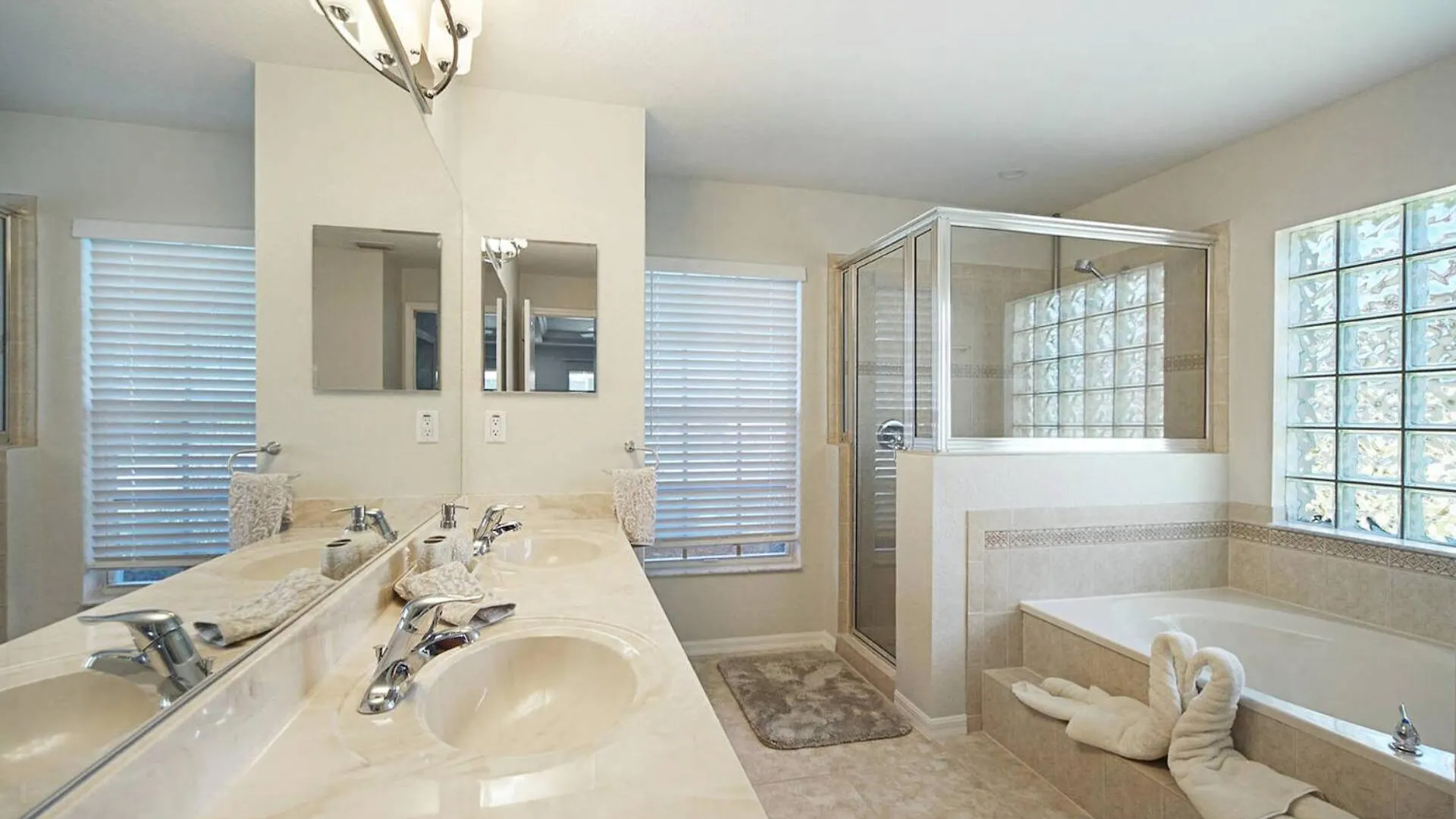 Saltwater Electric & Solar-heated Pool Home, With Tv On Lanai - Addison Cape Coral