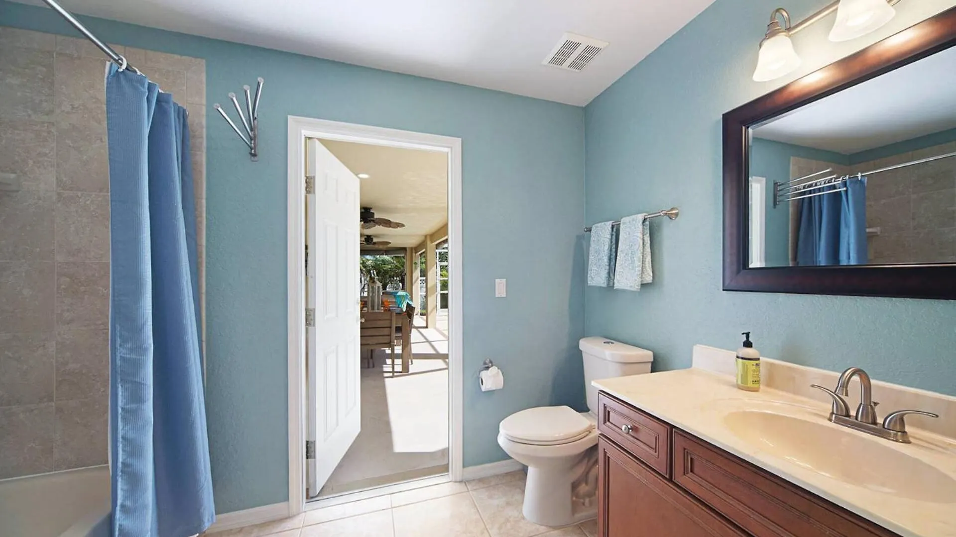 Saltwater Electric & Solar-heated Pool Home, With Tv On Lanai - Addison