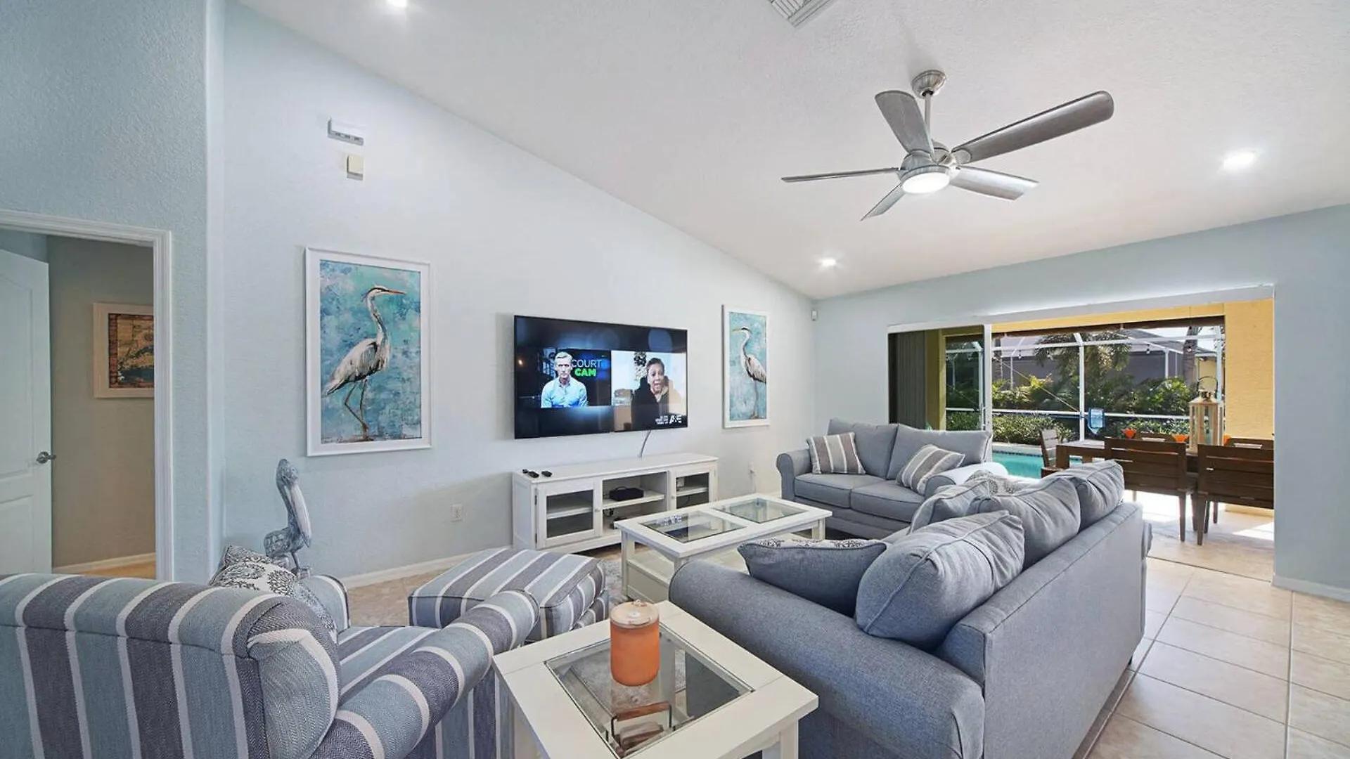 Villa Saltwater Electric & Solar-heated Pool Home, With Tv On Lanai - Addison Cape Coral