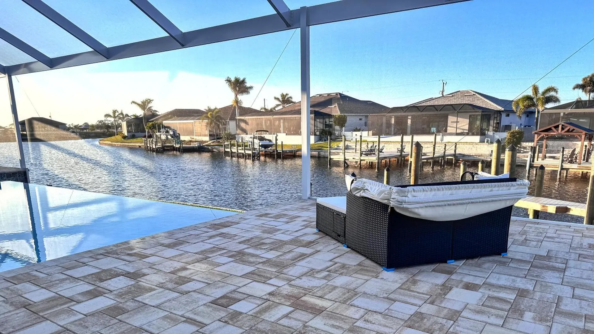 Infinity Oasis - Spectacular View 4-bed Pool House Holiday home *
