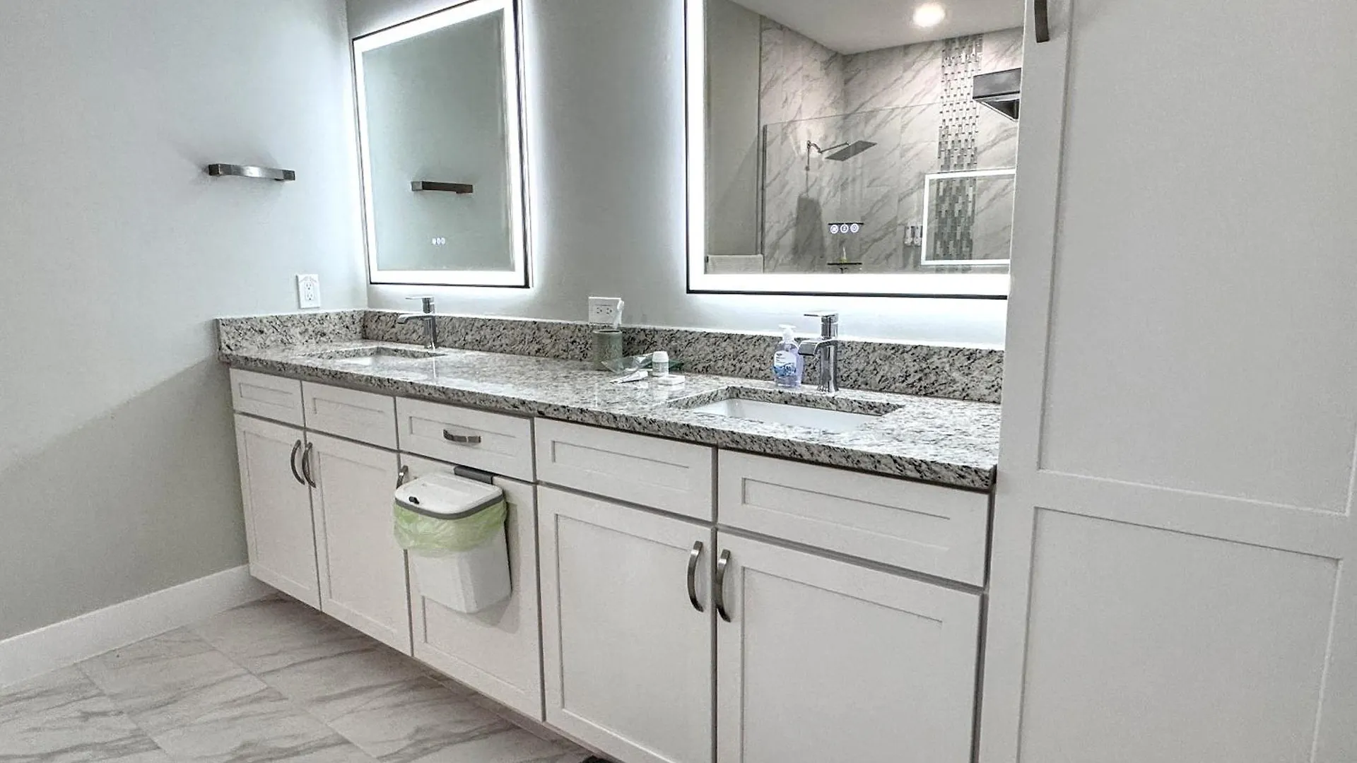 Infinity Oasis - Spectacular View 4-bed Pool House Holiday home Cape Coral