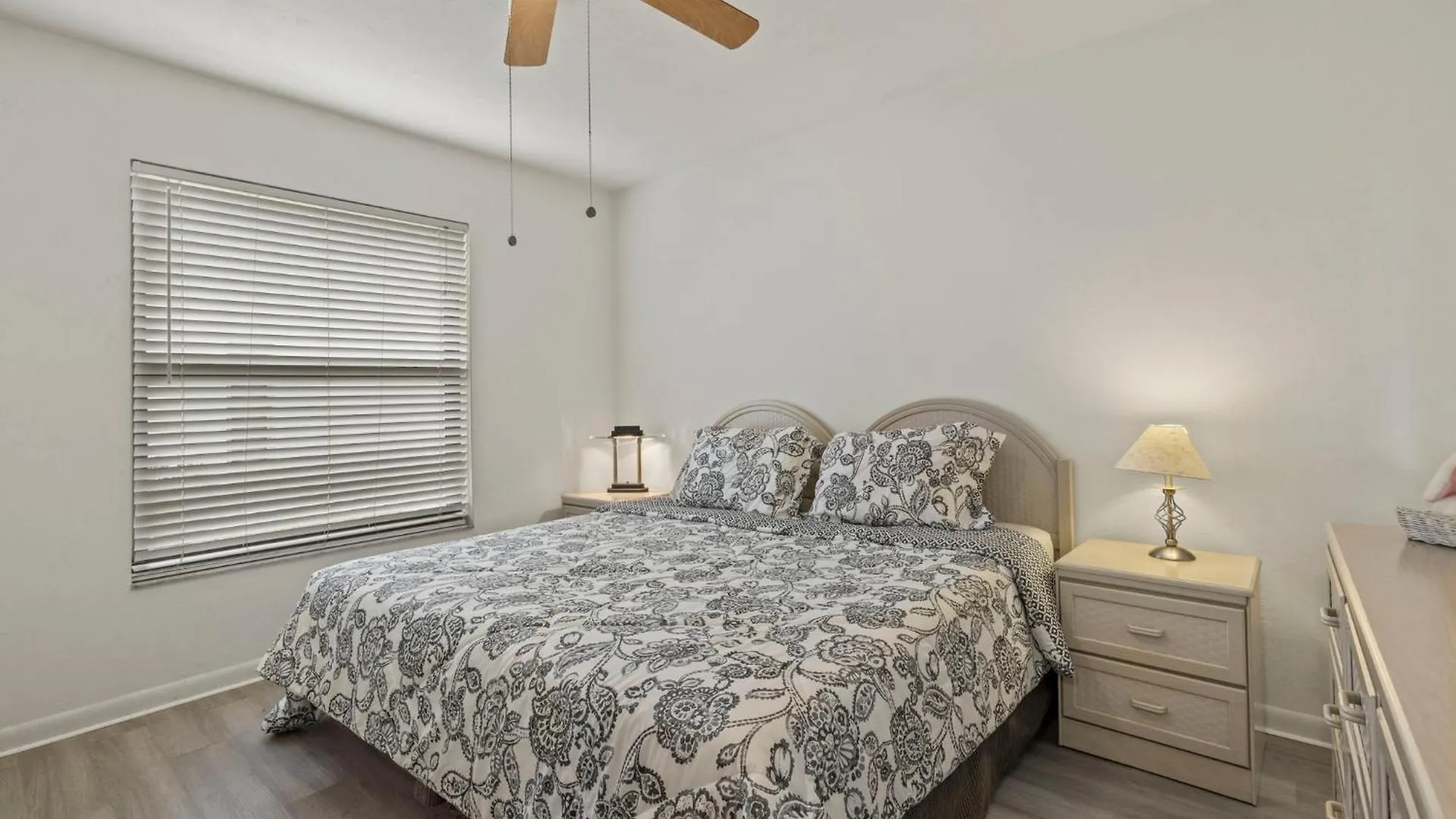 Villa Solar-heated Pool On Gulf-access Canal With Great Views - Delieta Cape Coral