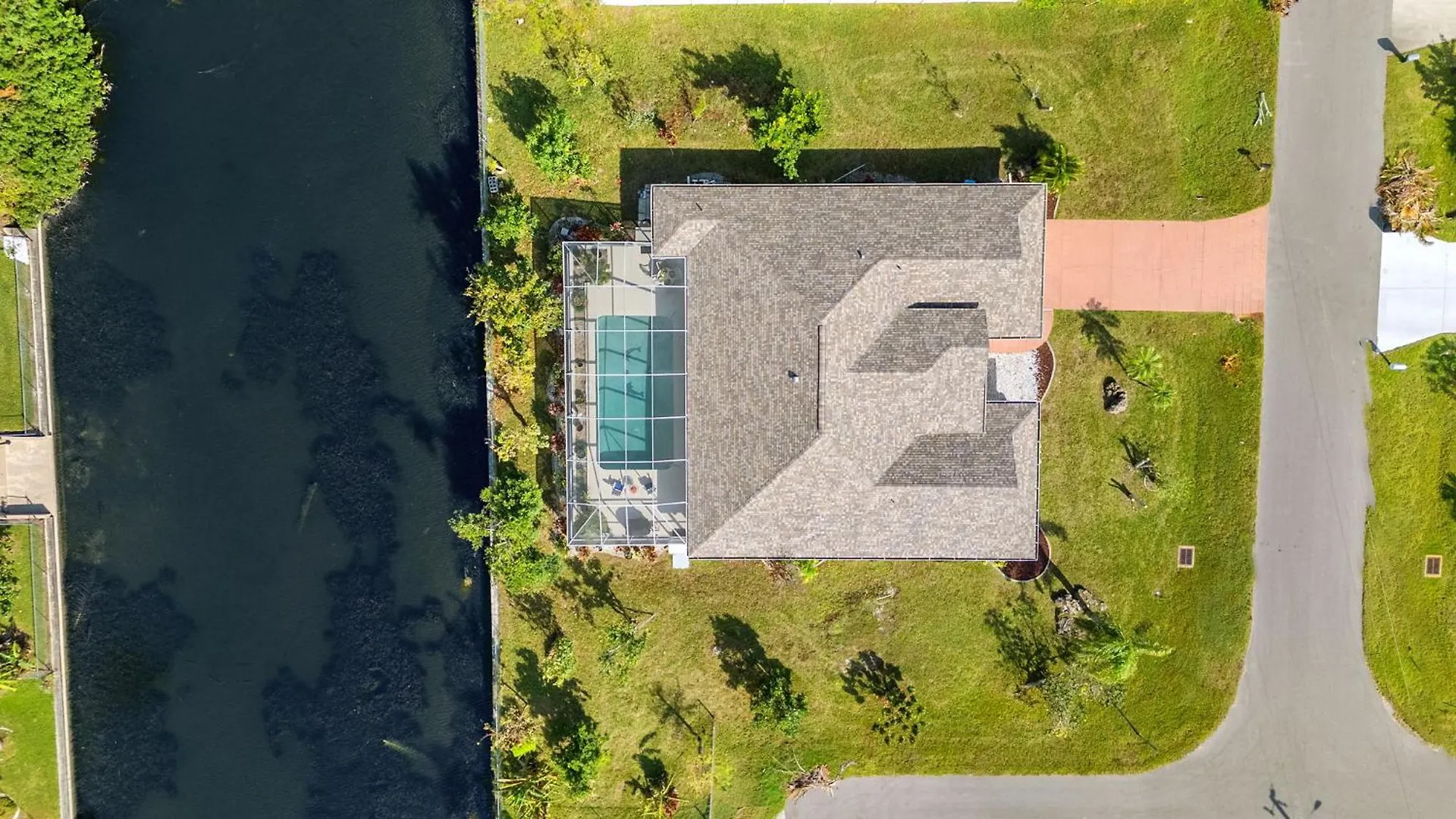 New Listing! Electric-heated Pool On Canal - Dolly Villa *
