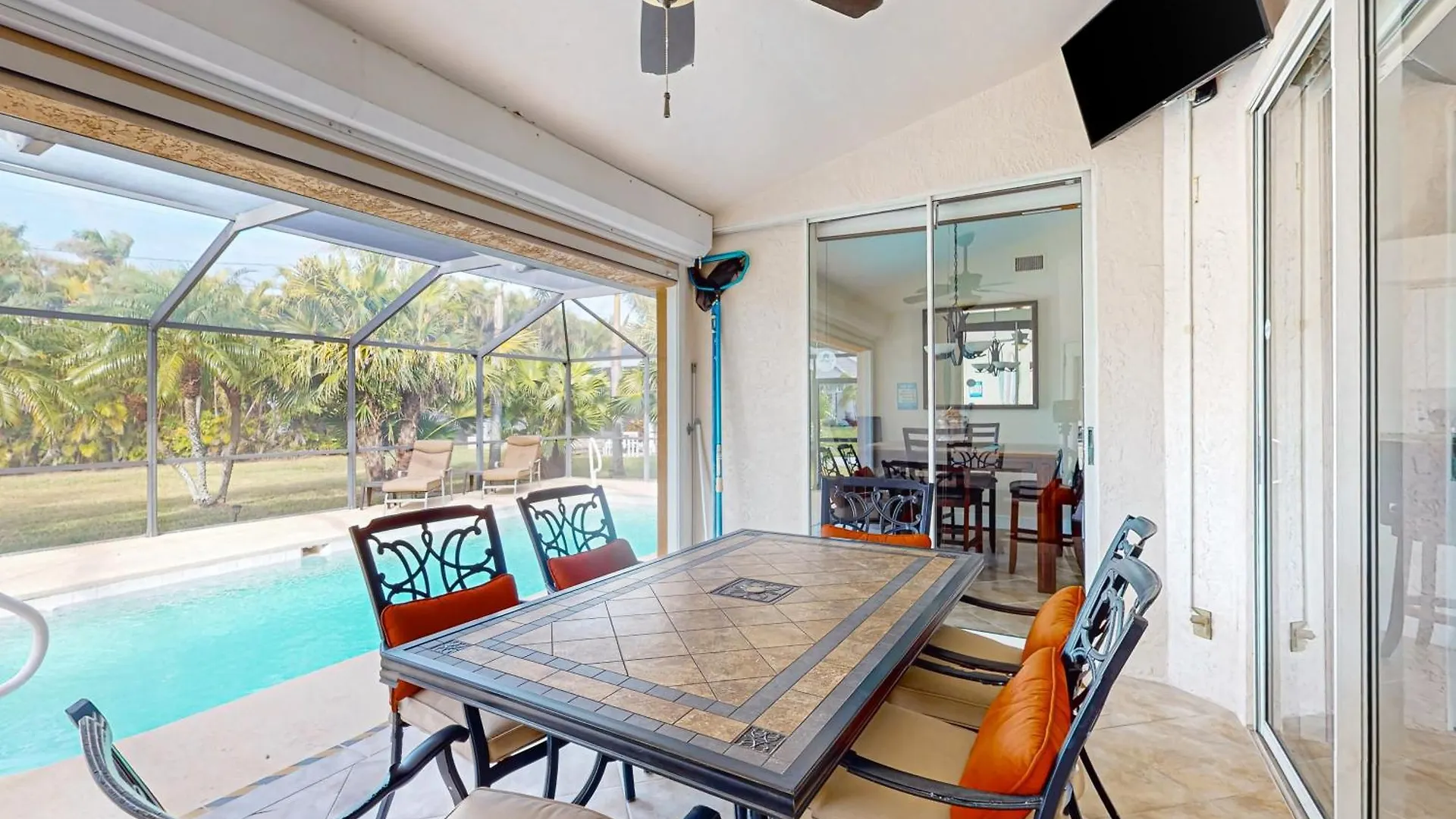 Poolside Paradise Holiday home Cape Coral
