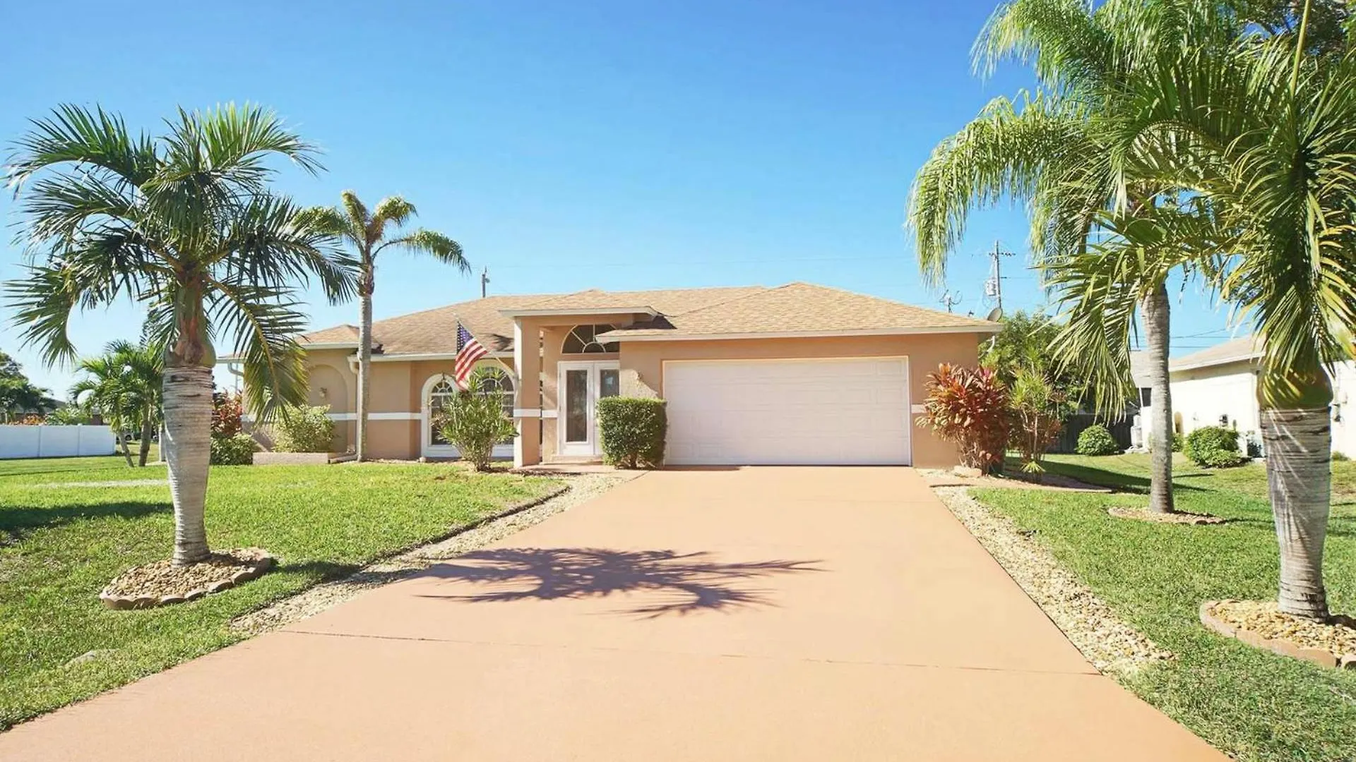 Remodeled Elec-heated Pool With Spa, Western Exposure & Bikes - Valerie Villa Cape Coral