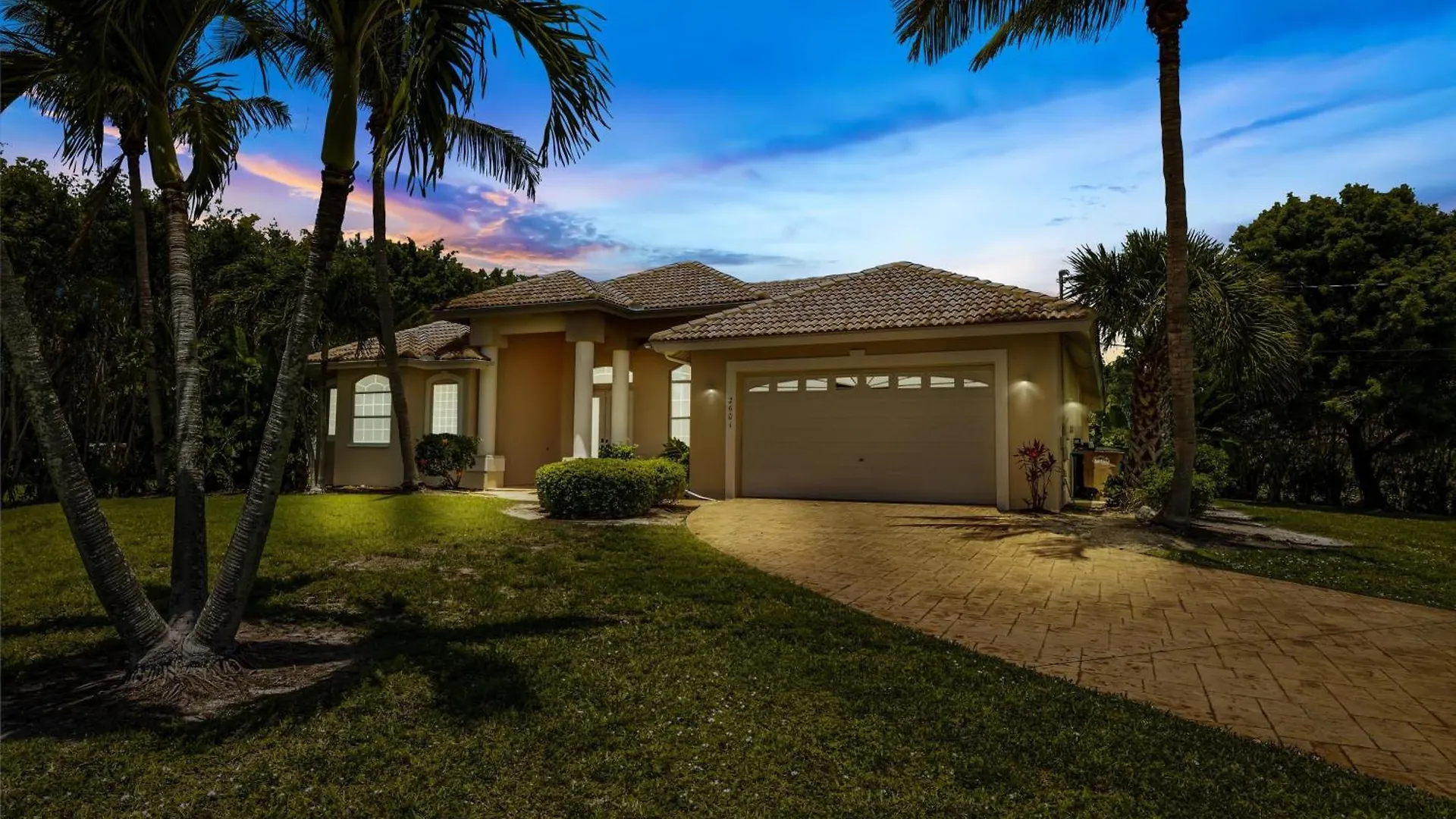 Gulf-access Electric-heated Pool With Boat Lift - Sienna