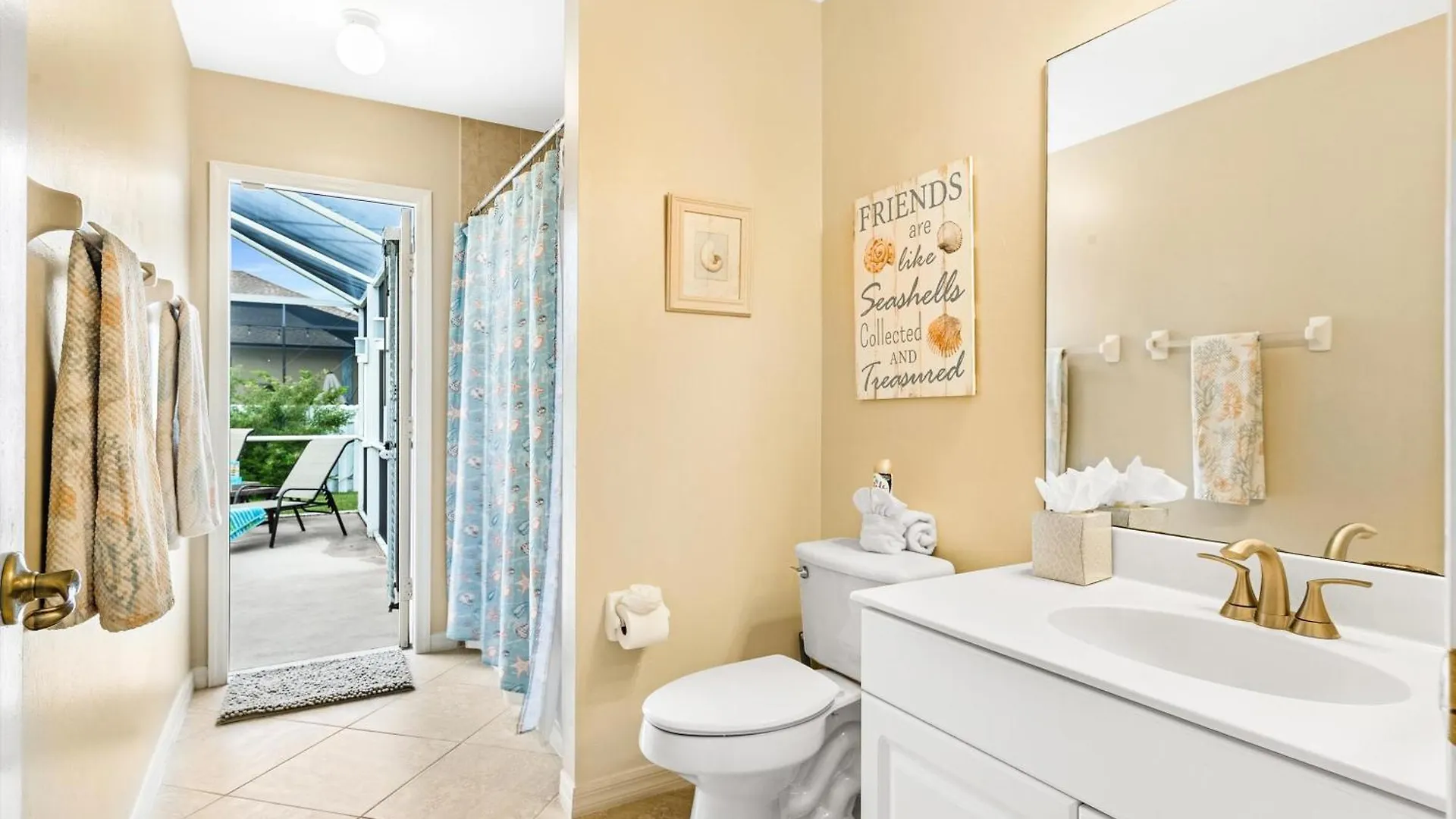 Fully-fenced Electric-heated Pool With Western Exposure - Royal Ann