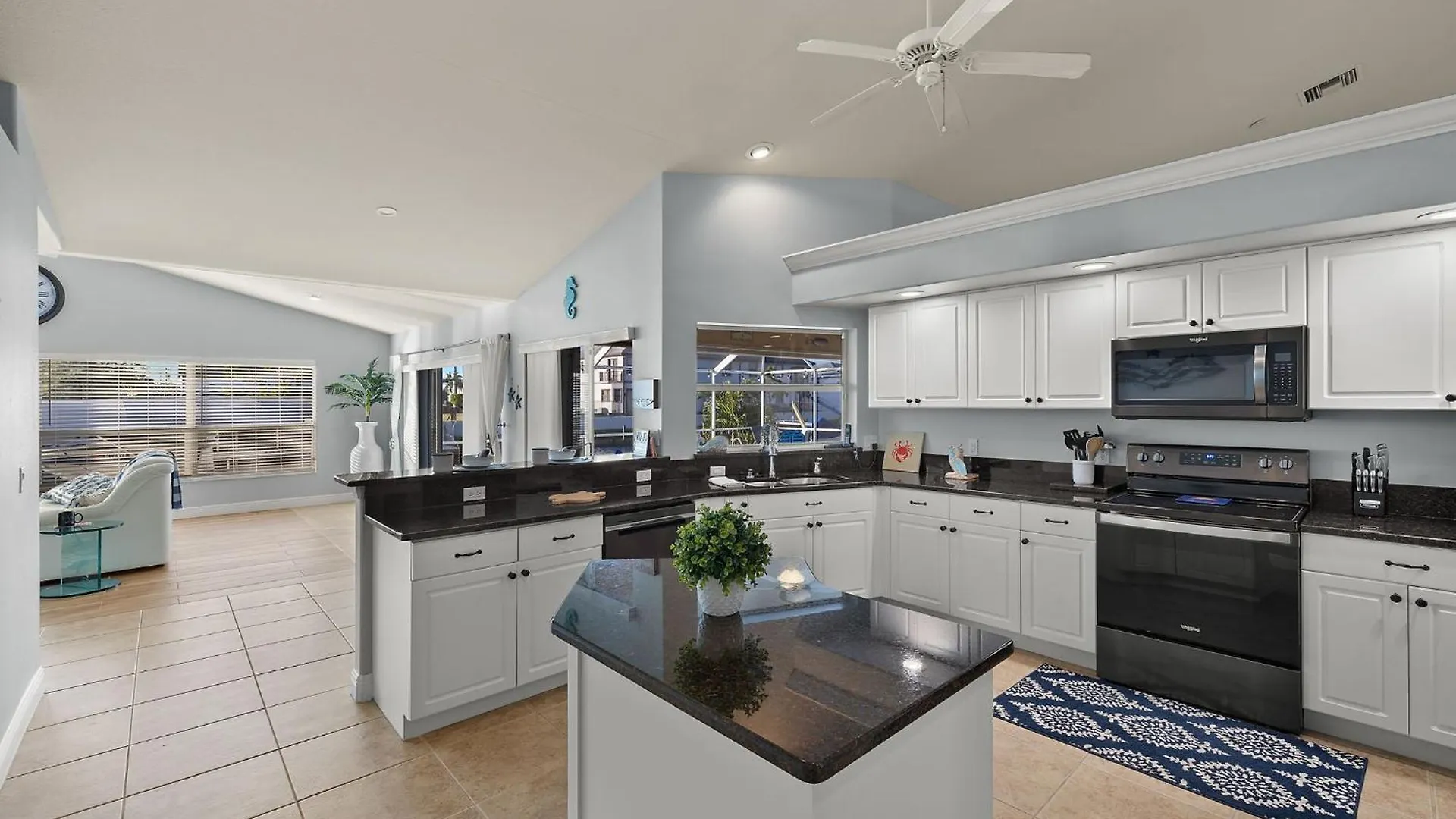 Villa Spacious Family-friendly Electric-heated Pool With Bikes On Gulf Access Canal - Nathalia *