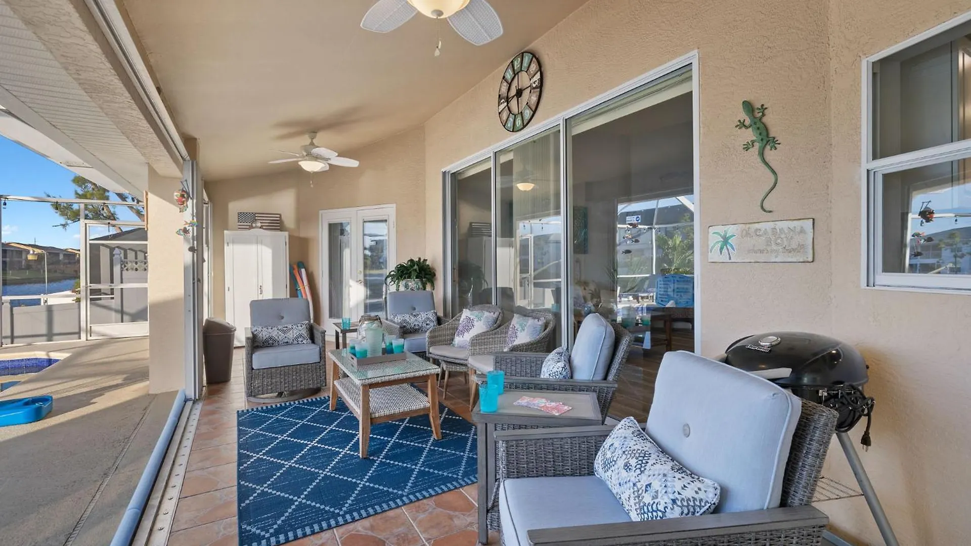 Spacious Family-friendly Electric-heated Pool With Bikes On Gulf Access Canal - Nathalia Villa
