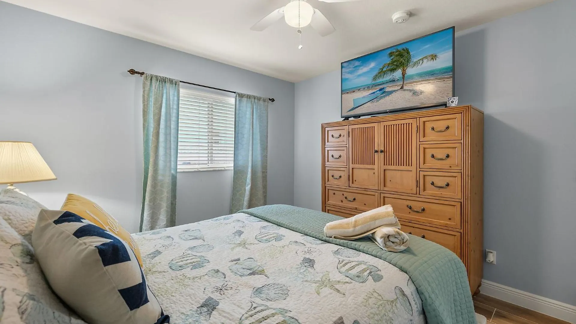 Spacious Family-friendly Electric-heated Pool With Bikes On Gulf Access Canal - Nathalia Villa Cape Coral