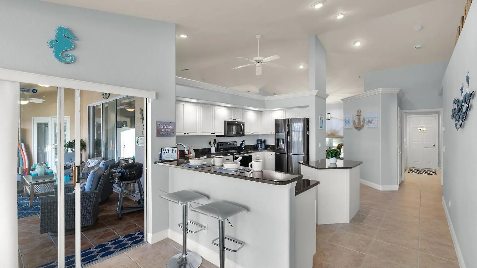 Spacious Family-friendly Electric-heated Pool With Bikes On Gulf Access Canal - Nathalia Villa *