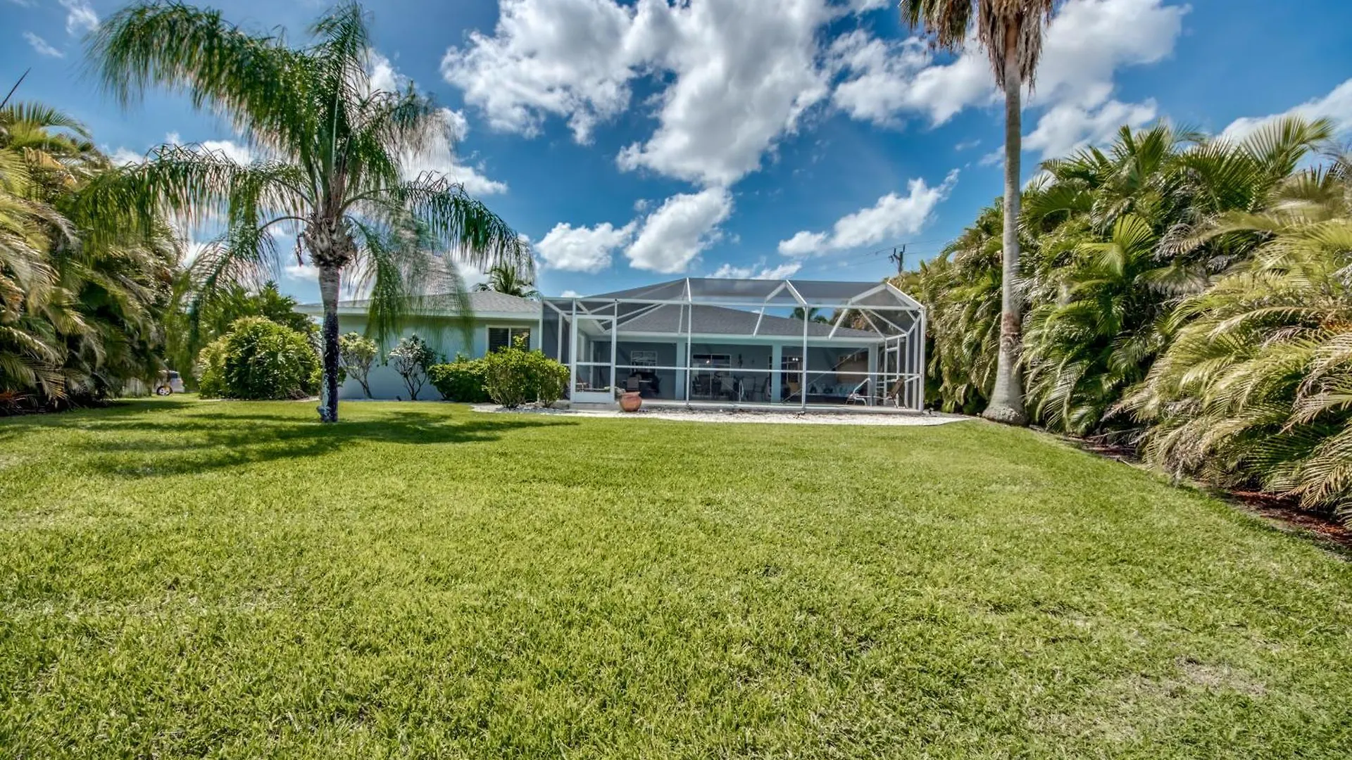 Family-friendly Electric-heated Pool On Freshwater Canal With Bikes! - Paige Villa