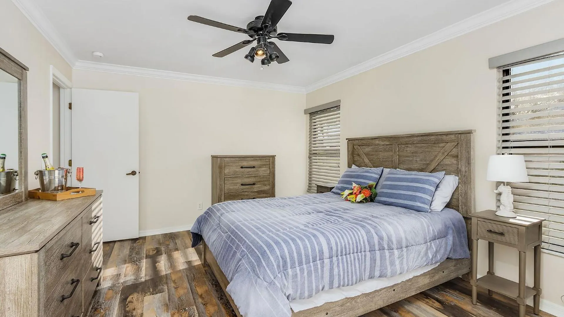 Family-friendly Salt Water Electric-heated Pool With Gulf Access - Mahana Villa *