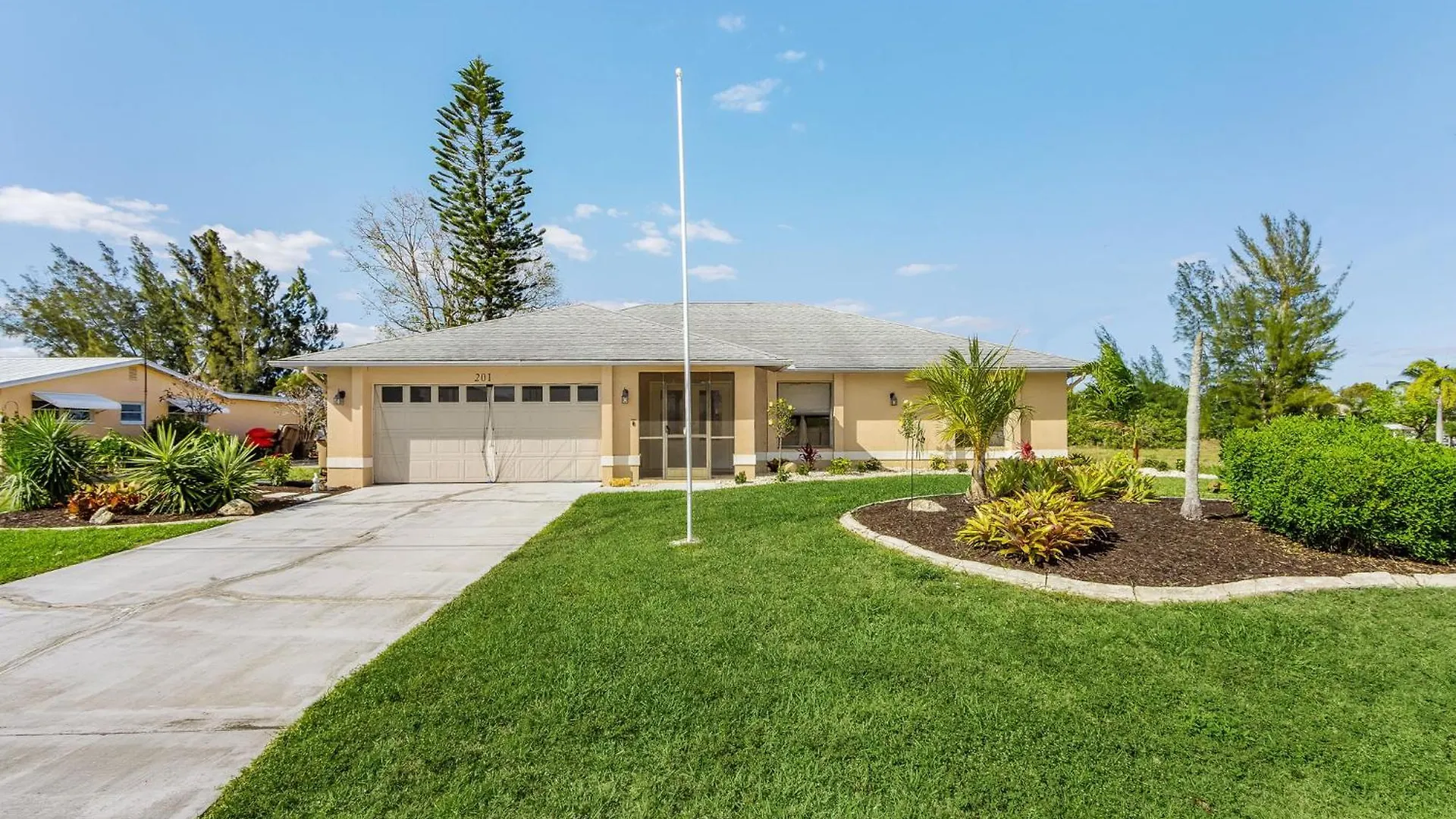 Villa Family-friendly Salt Water Electric-heated Pool With Gulf Access - Mahana Cape Coral