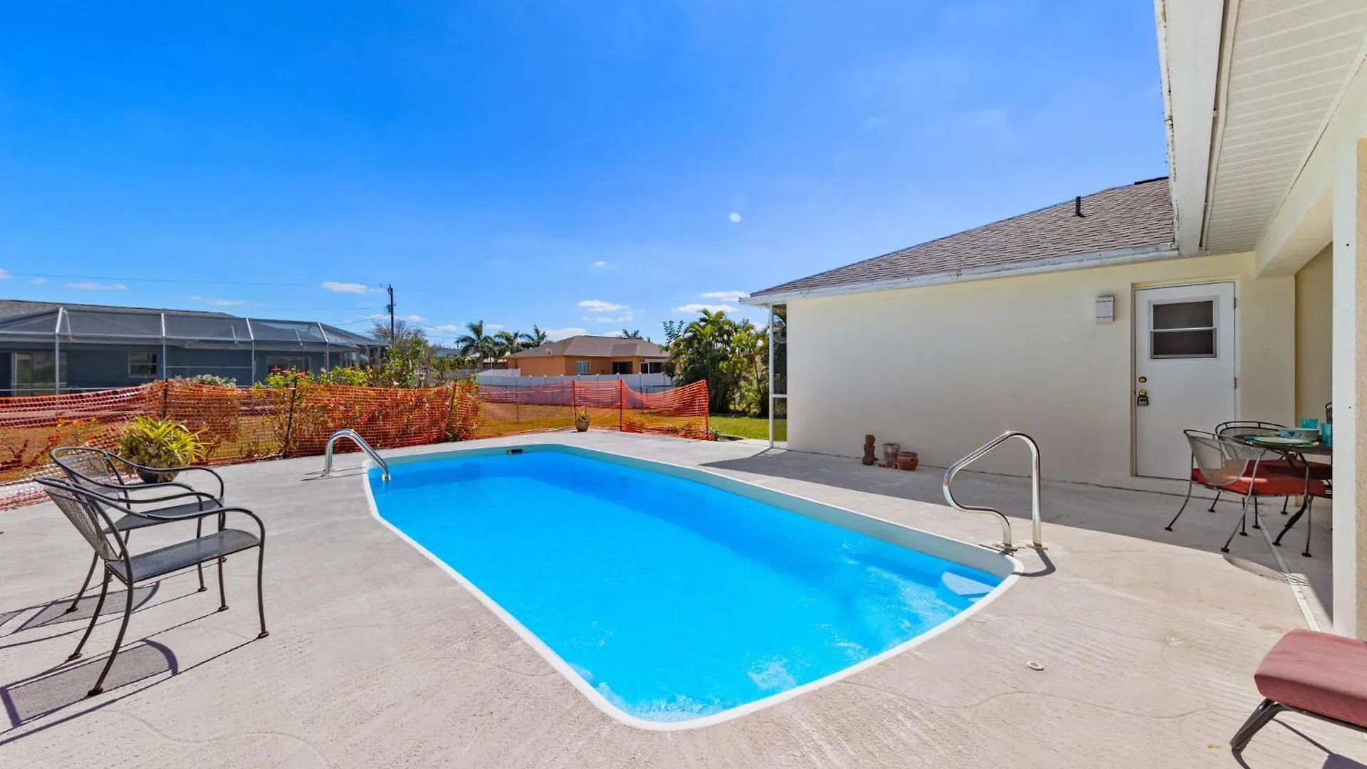 Off-water Solar Heated Pool In Quiet Sw Cape Neighborhood - Millitta Villa Cape Coral