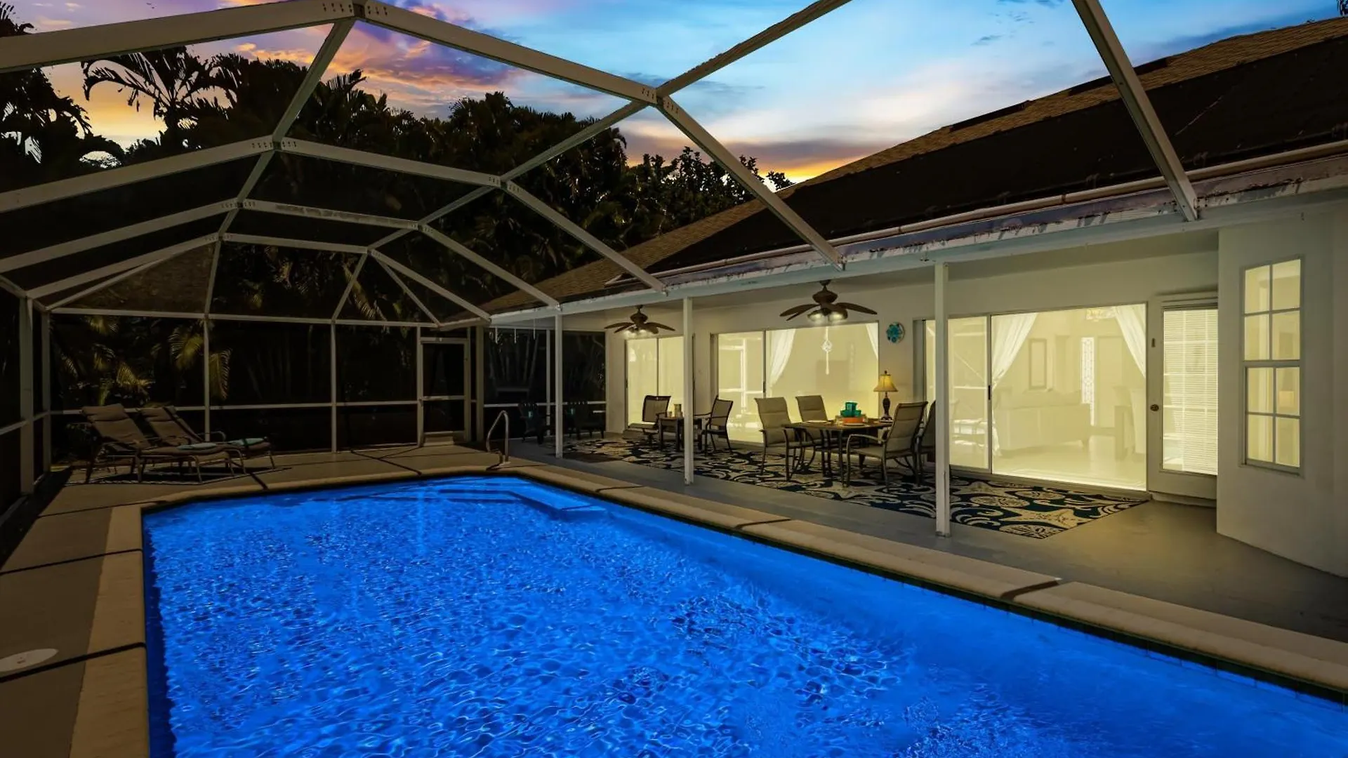 Modern Family-friendly Electric & Solar-heated Pool - Mimsey