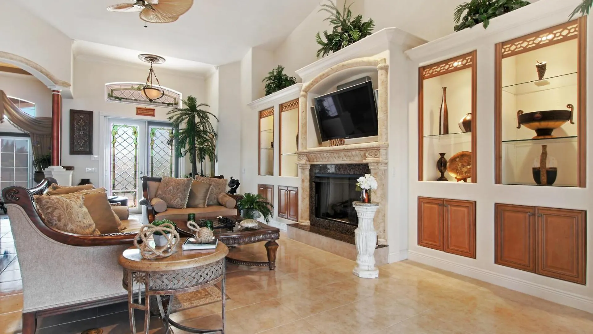 Villa Stunning Views! Electric & Solar Heated Pool & On Gulf-access Canal - Laguna Cape Coral
