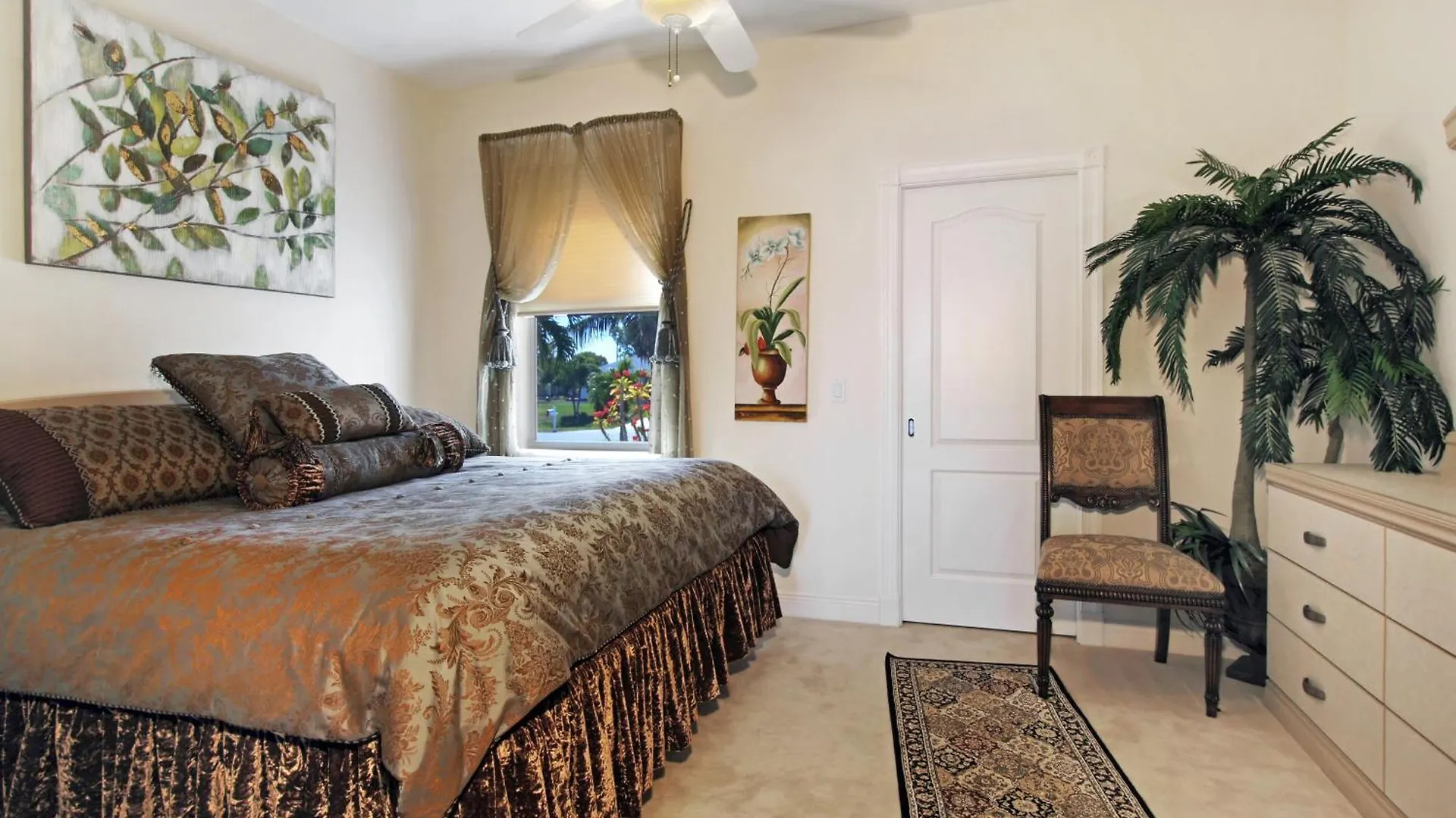 Stunning Views! Electric & Solar Heated Pool & On Gulf-access Canal - Laguna Villa Cape Coral