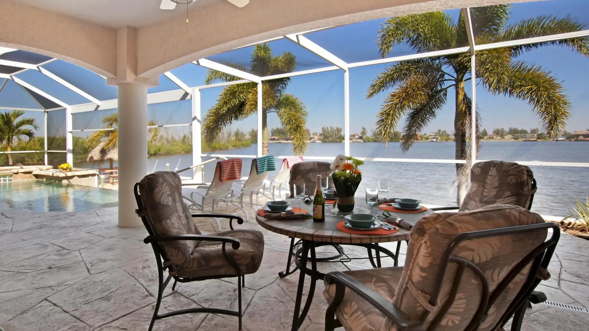 Stunning Views! Electric & Solar Heated Pool & On Gulf-access Canal - Laguna *