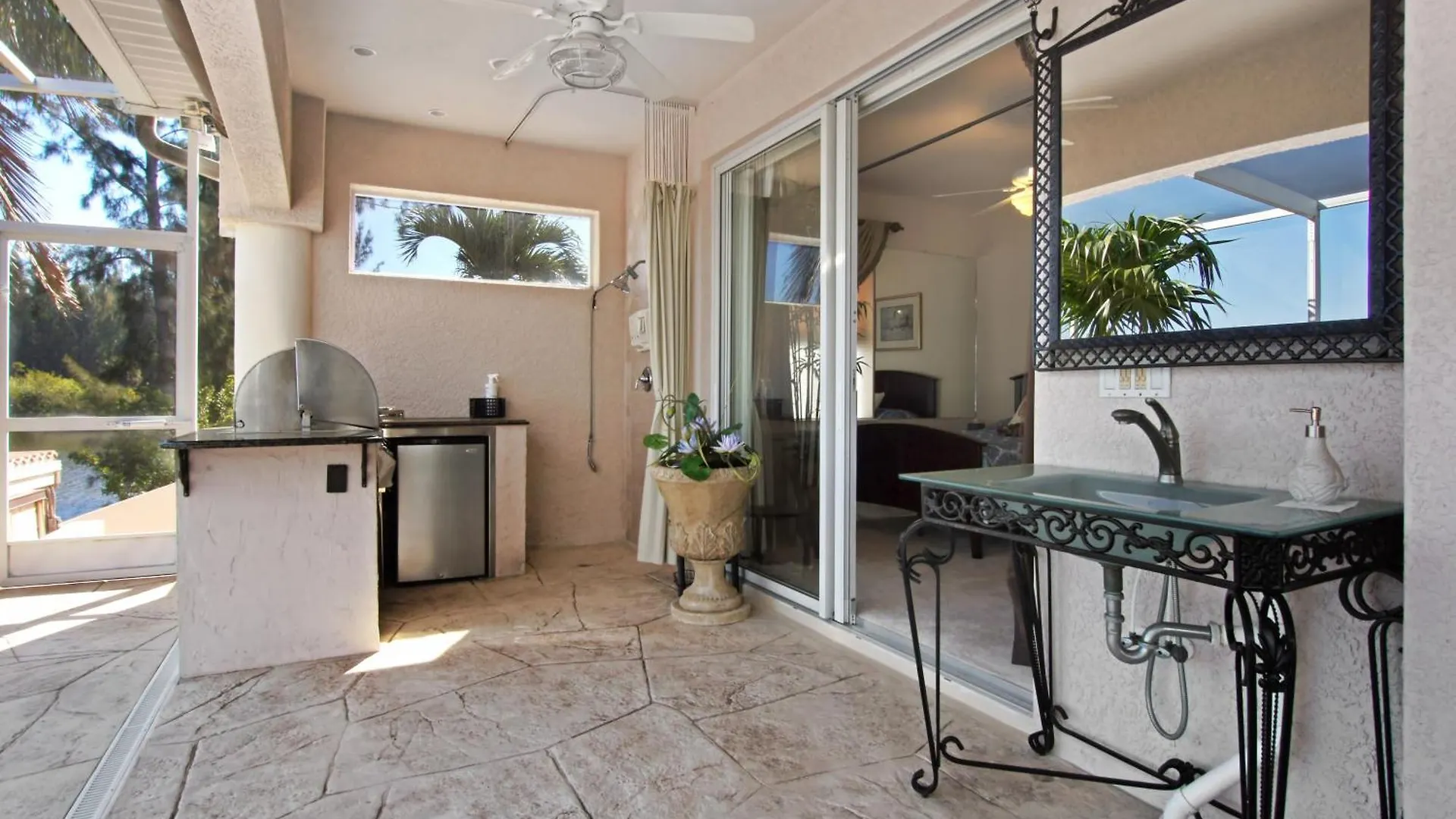 Stunning Views! Electric & Solar Heated Pool & On Gulf-access Canal - Laguna
