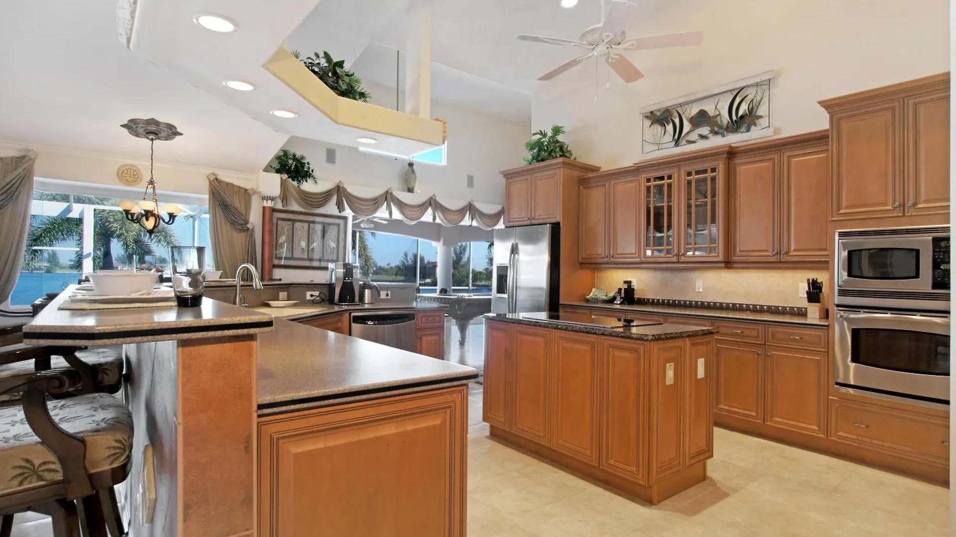 Villa Stunning Views! Electric & Solar Heated Pool & On Gulf-access Canal - Laguna *