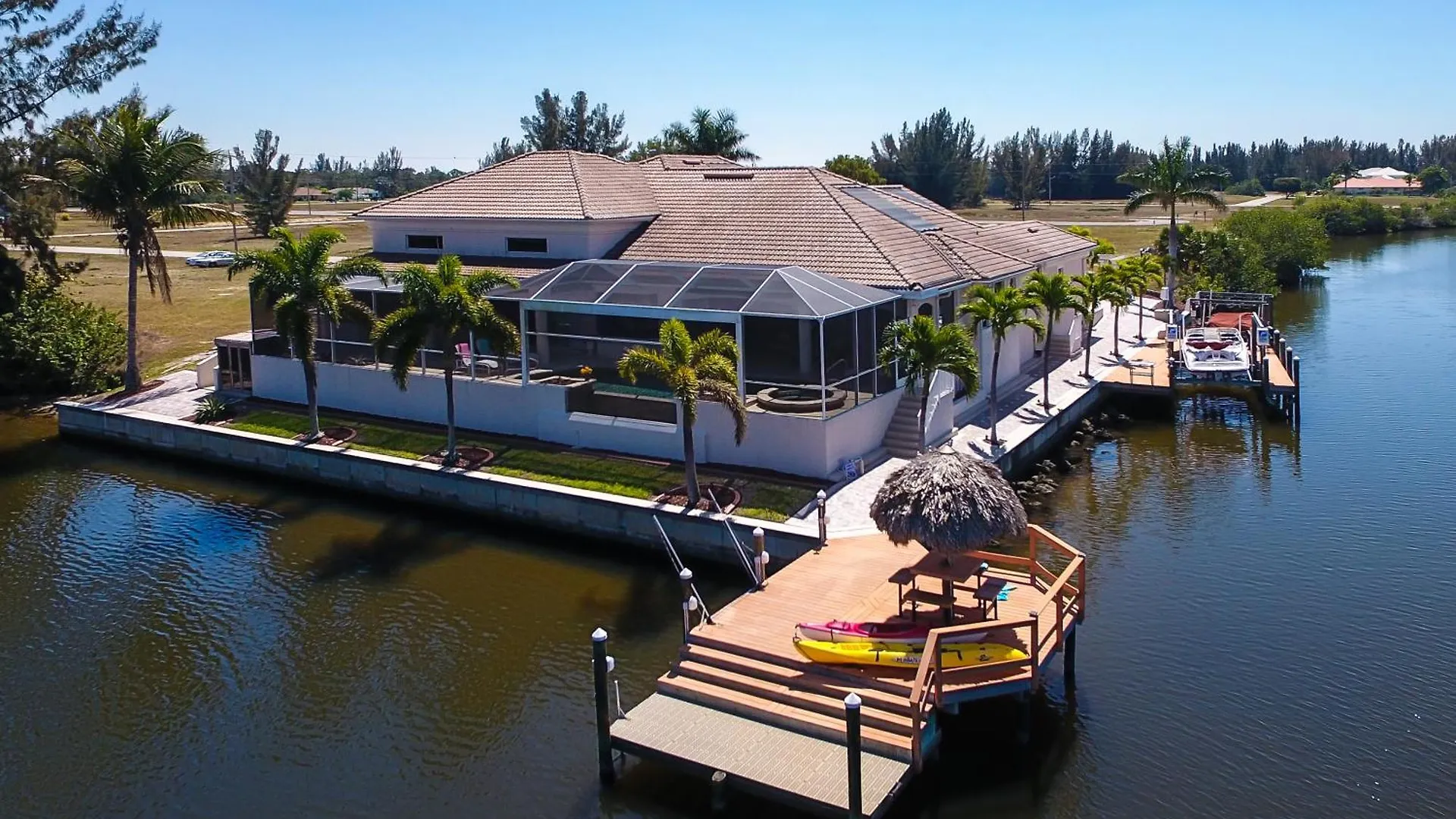Stunning Views! Electric & Solar Heated Pool & On Gulf-access Canal - Laguna Villa