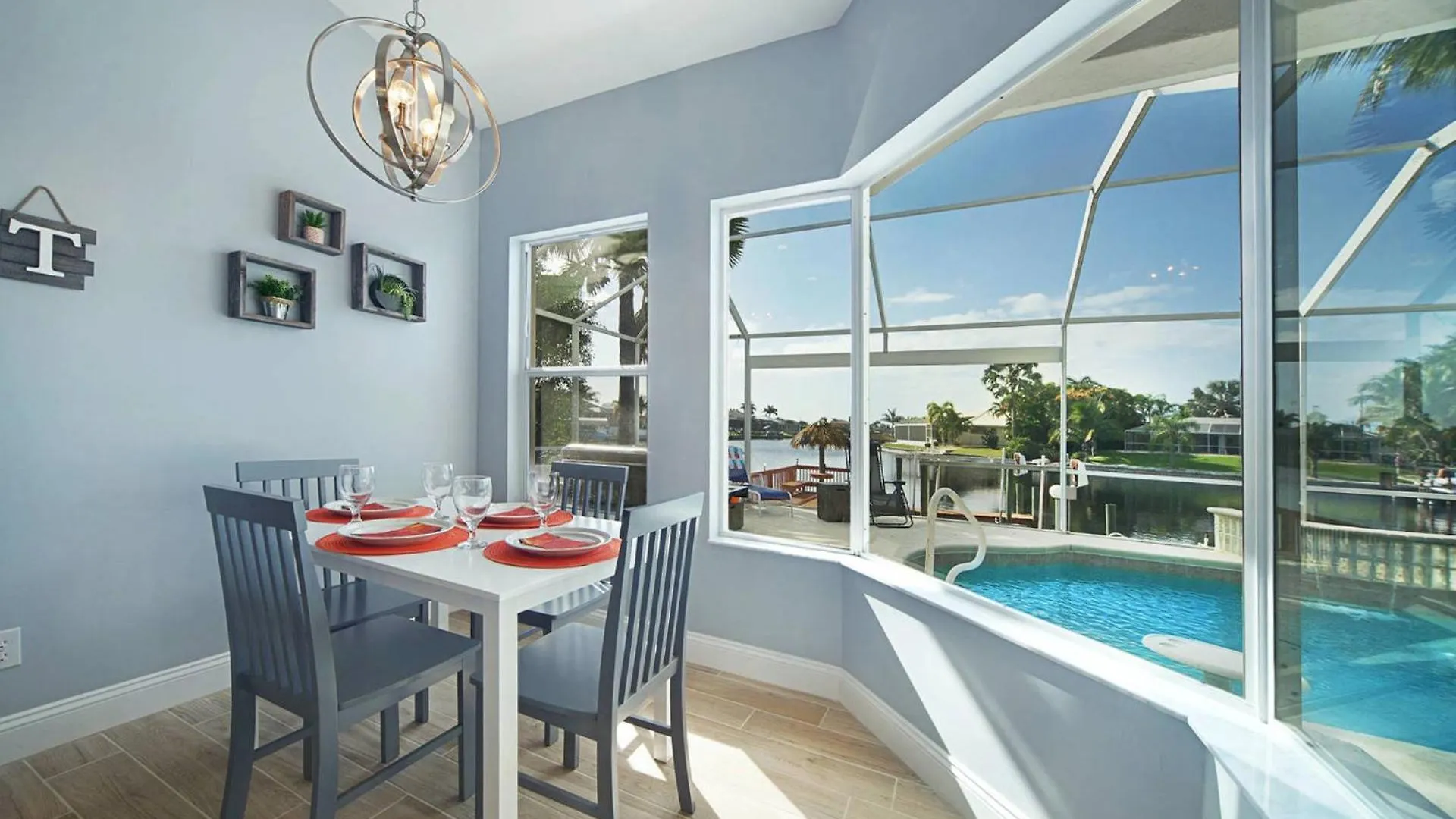 Villa Remodeled Electric-heated Pool On Gulf-access Canal With Bikes - Liza Cape Coral