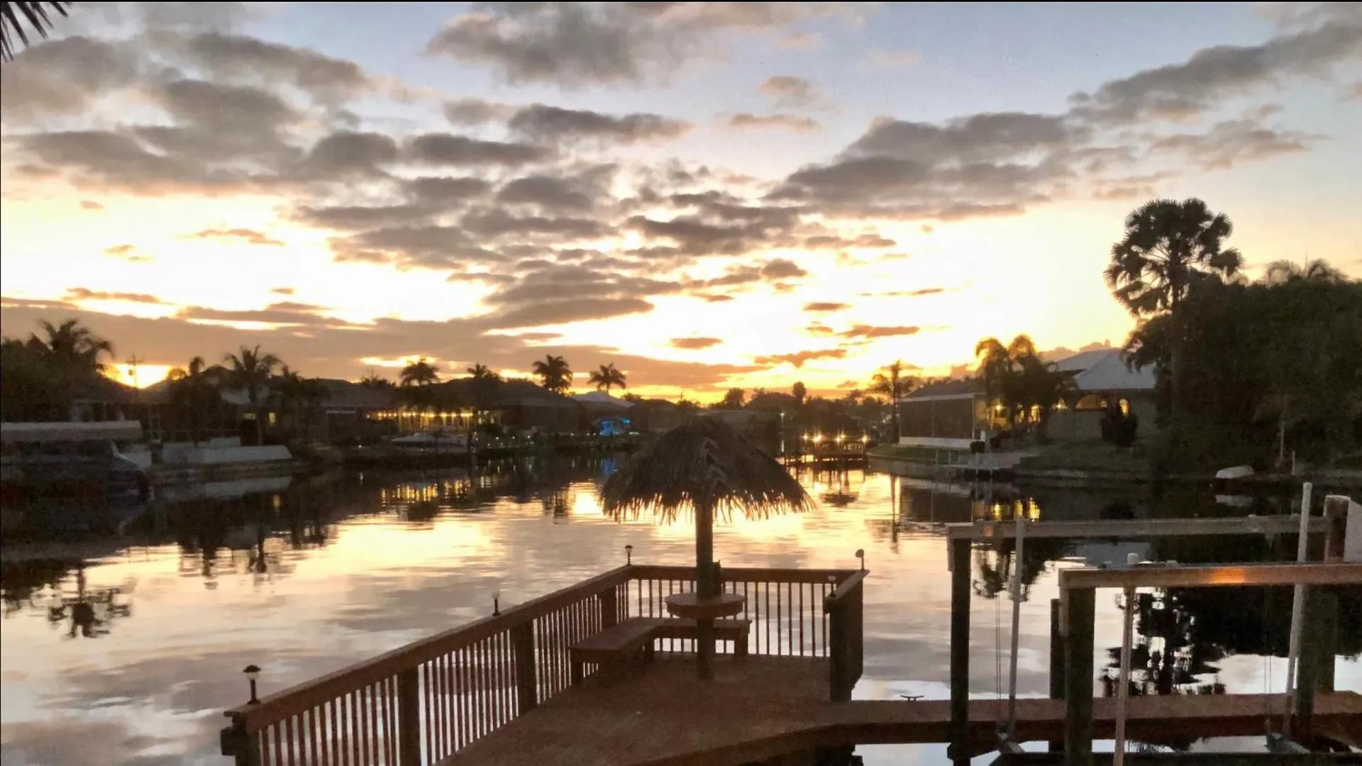 Remodeled Electric-heated Pool On Gulf-access Canal With Bikes - Liza Villa