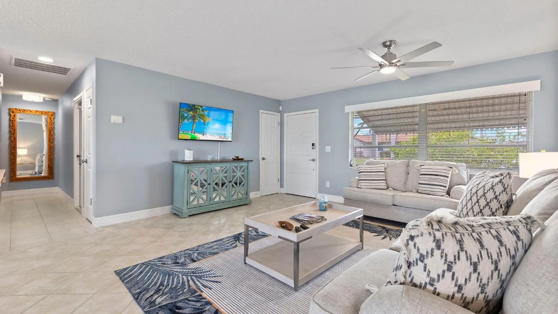 Electric-heated Pool With 2 Living Areas, Bikes! - Florence *